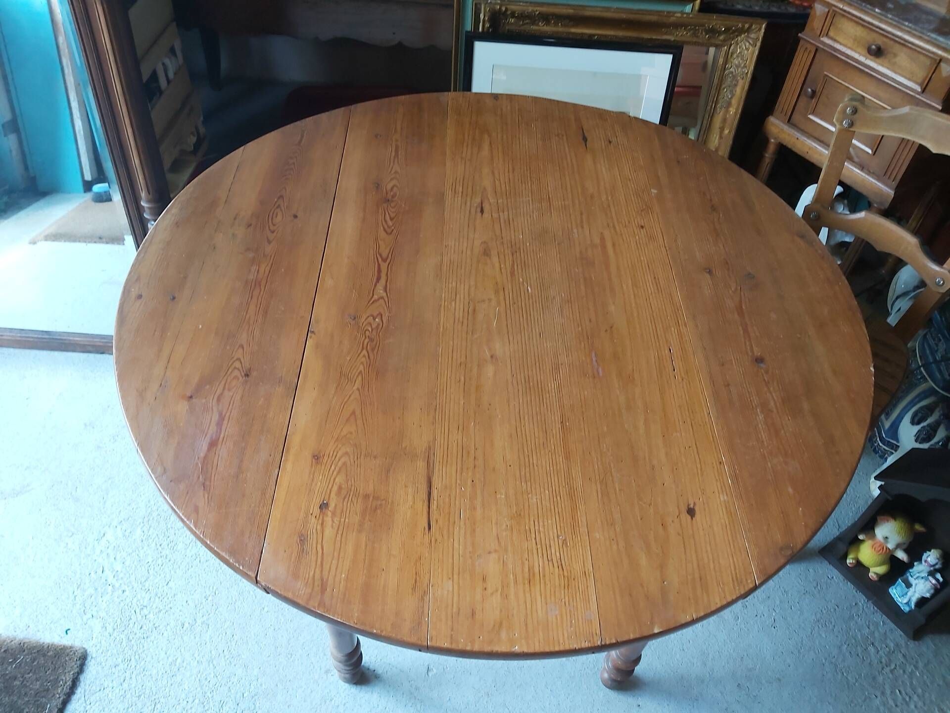 Round table