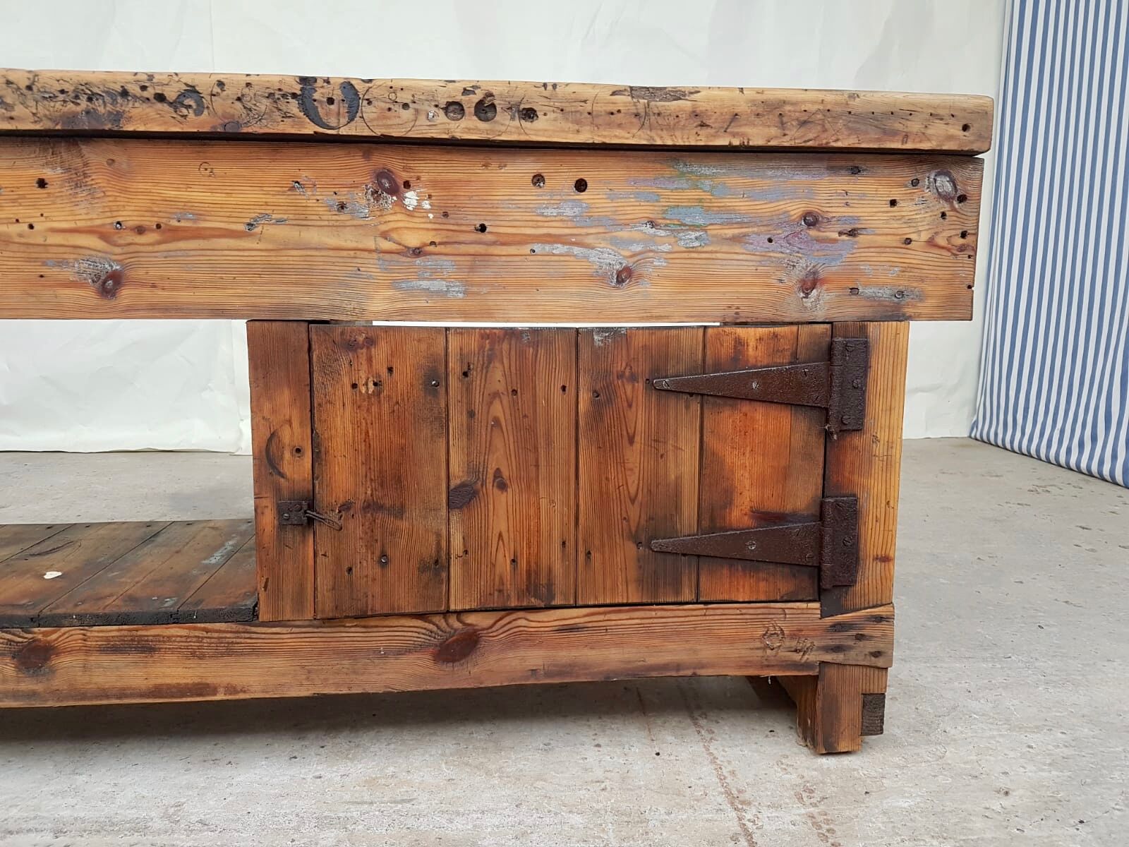 Industrial work bench