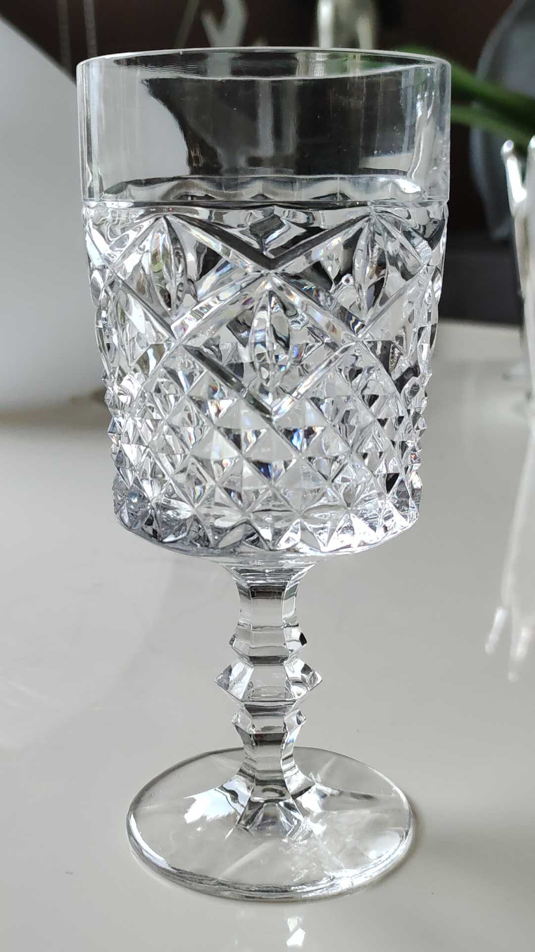 Lot 6 vintage glasses with rectangular crystal stems