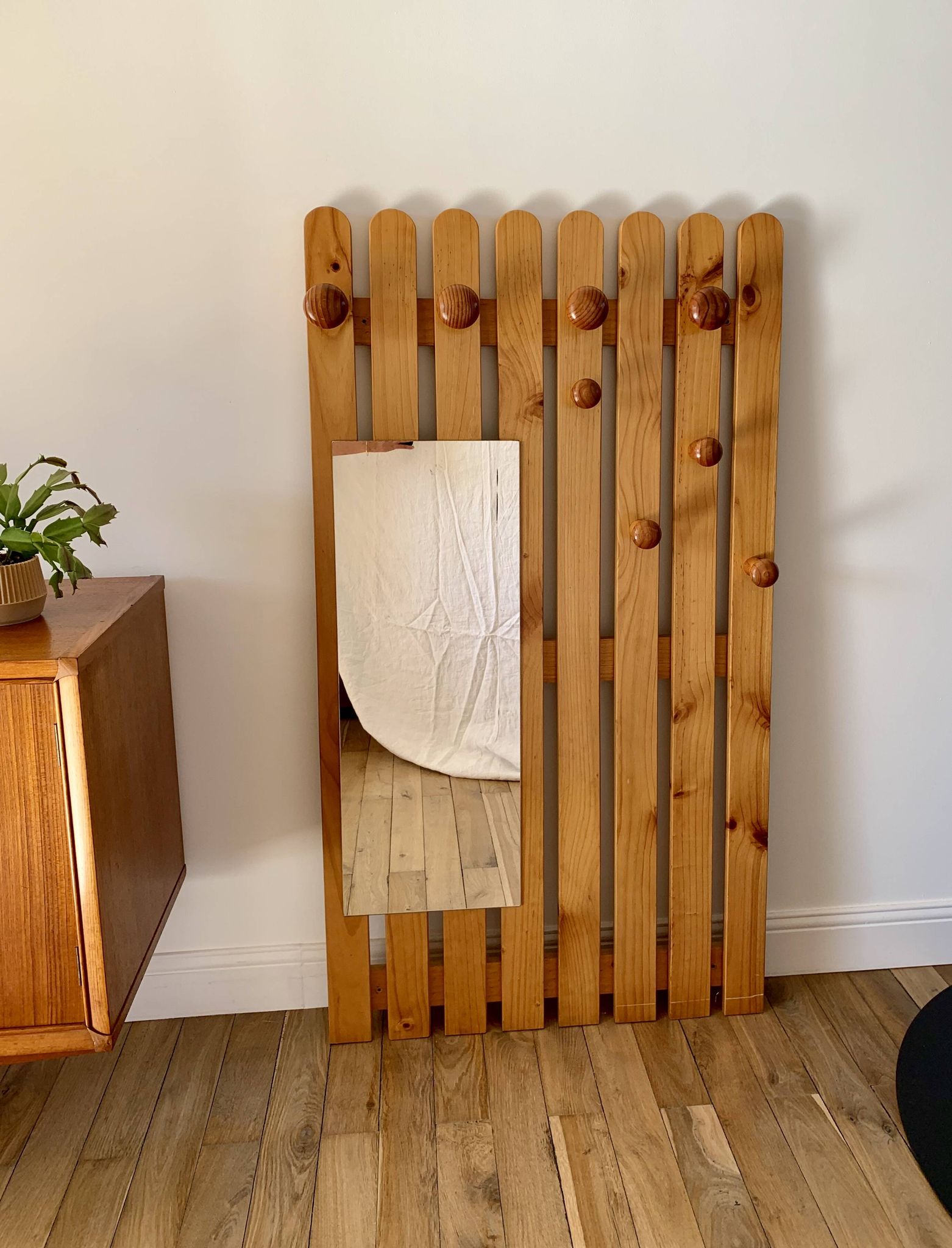 cloakroom coat rack mirror in blond pine 70s-80s
