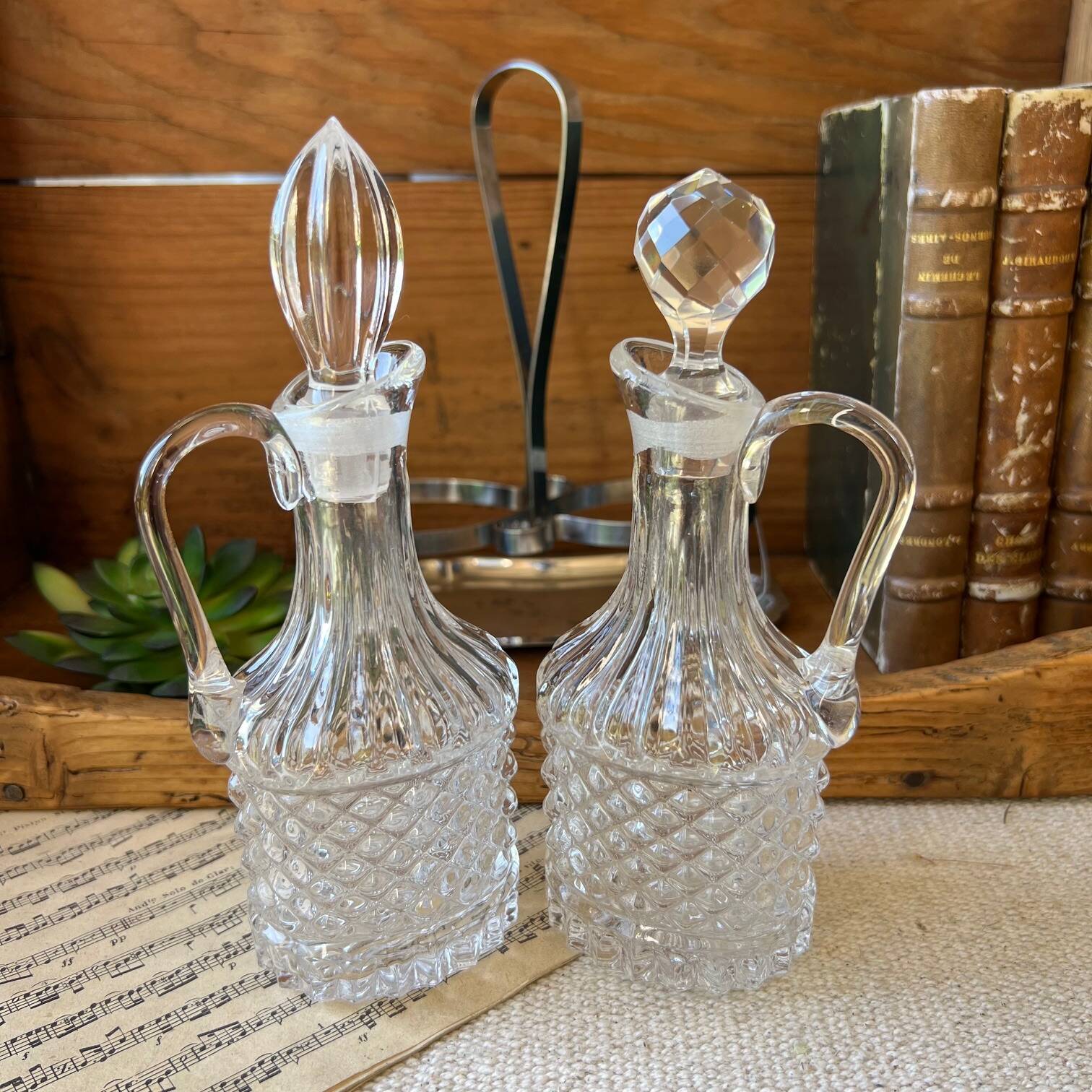 Oil & vinegar server