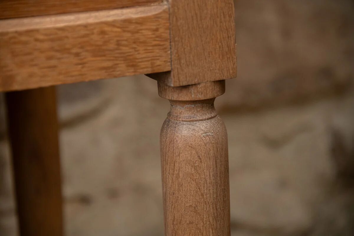 Small antique washbasin in wood and red marble.