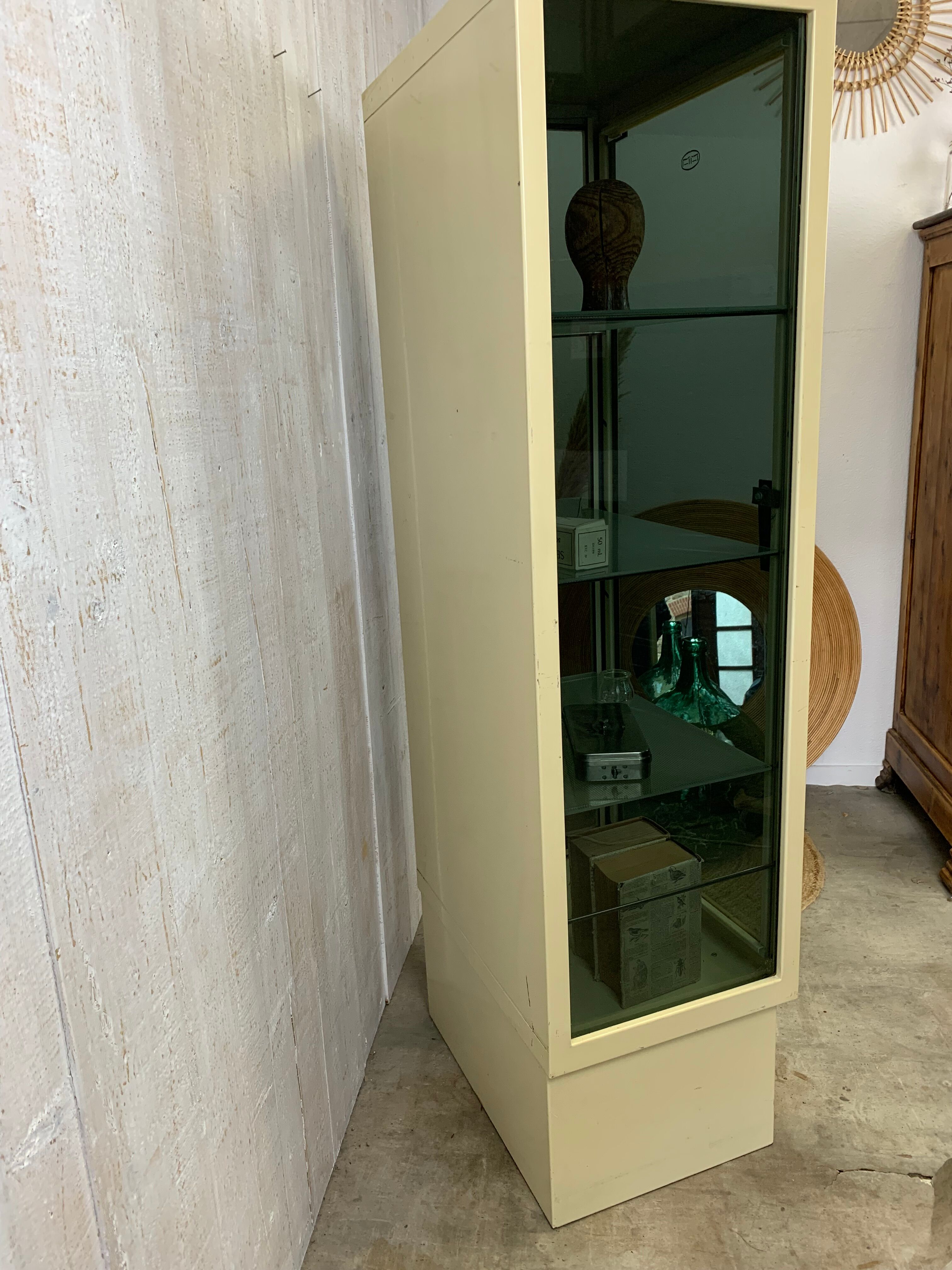 Vintage infirmary showcase