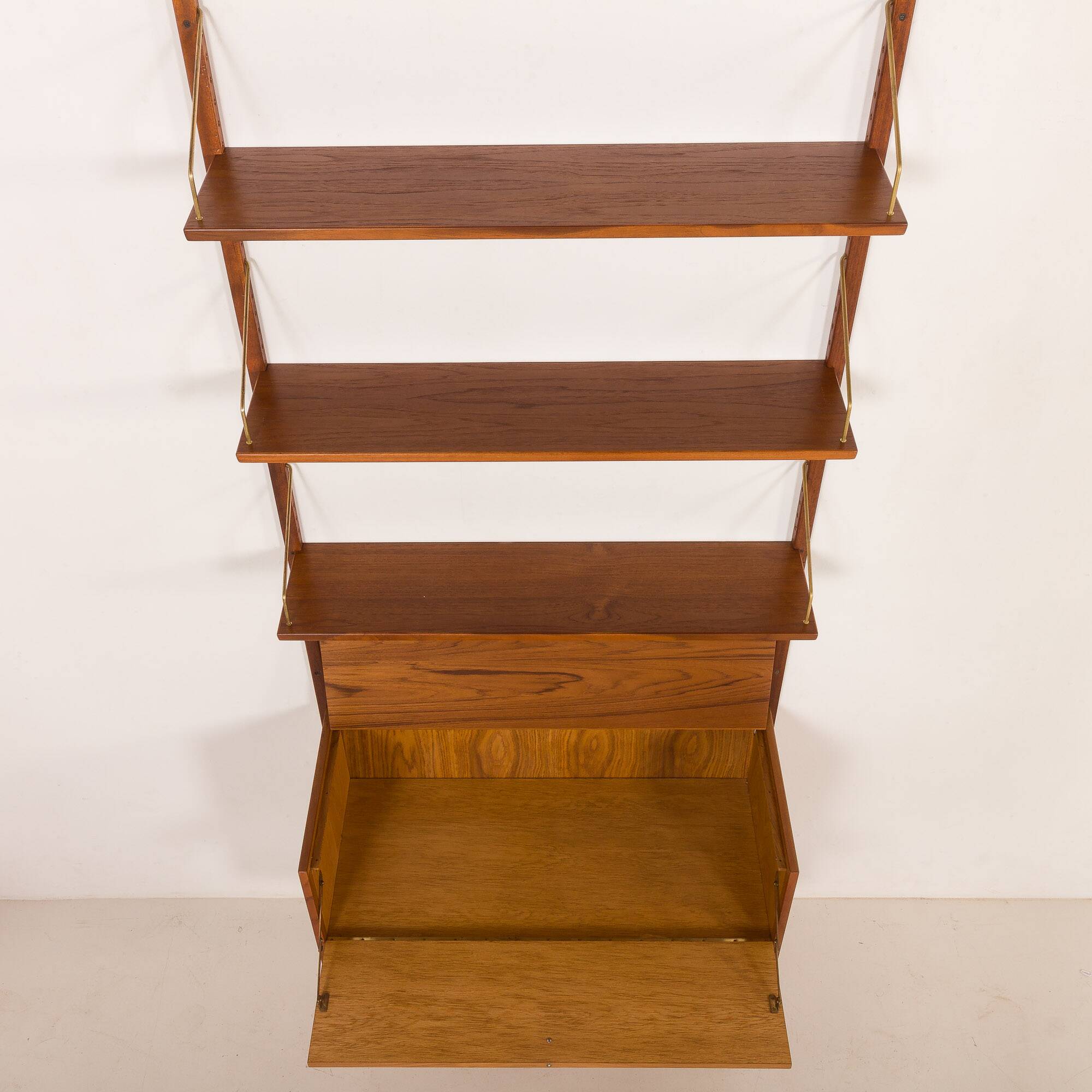 Hansen and Guldborg teak shelving unit, Denmark, 1960s