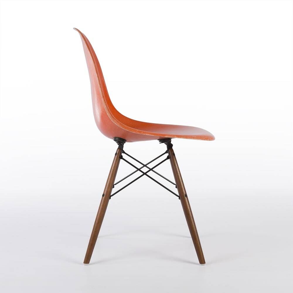 Chaise à coque latérale vintage originale Eames DSW d'Herman Miller orange