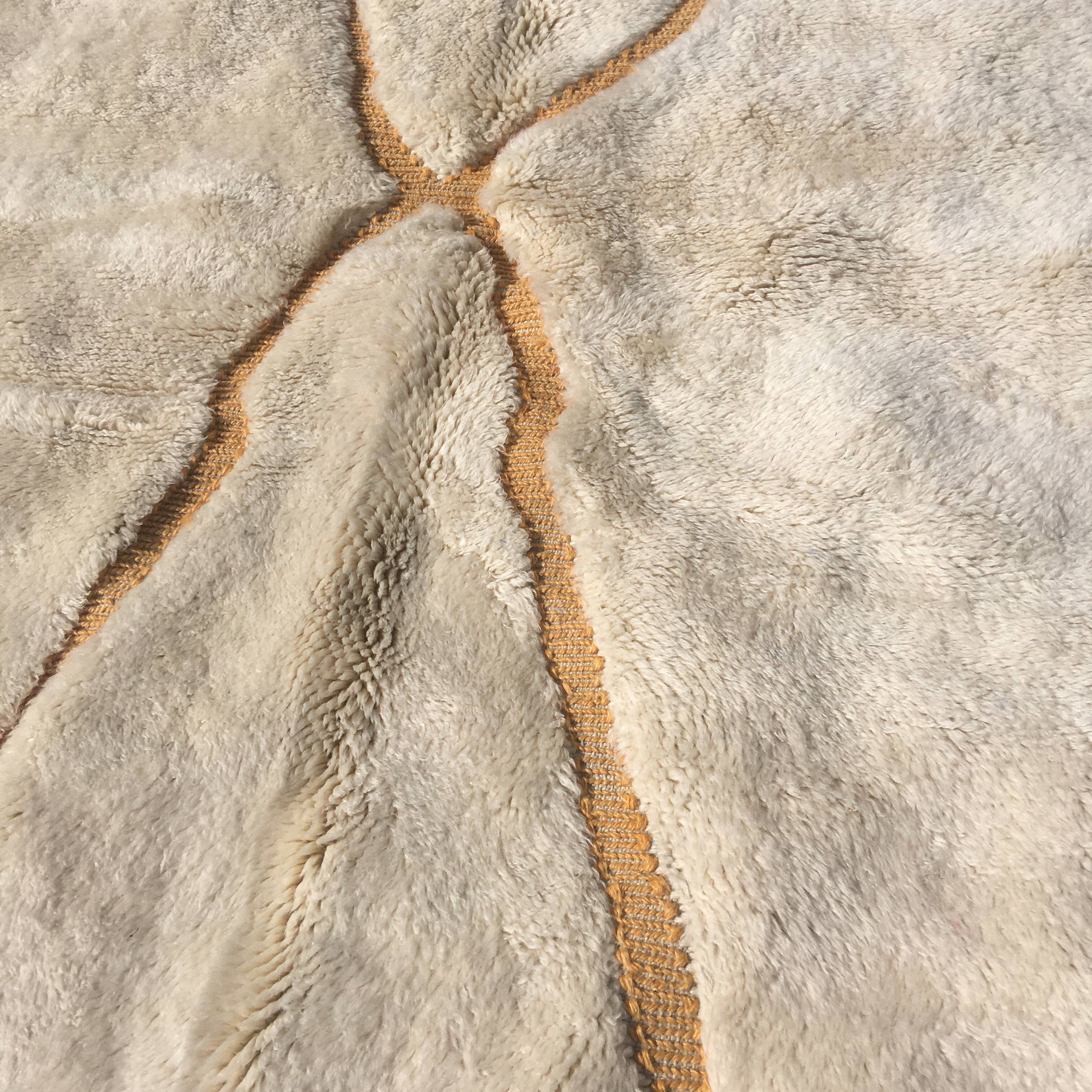 Exceptional Mrirt rug 315 x 204 cm