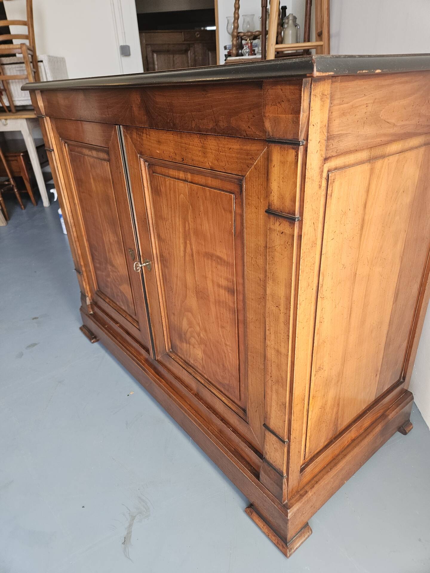 Buffet rustique en bois avec 2 tiroirs intégrés 