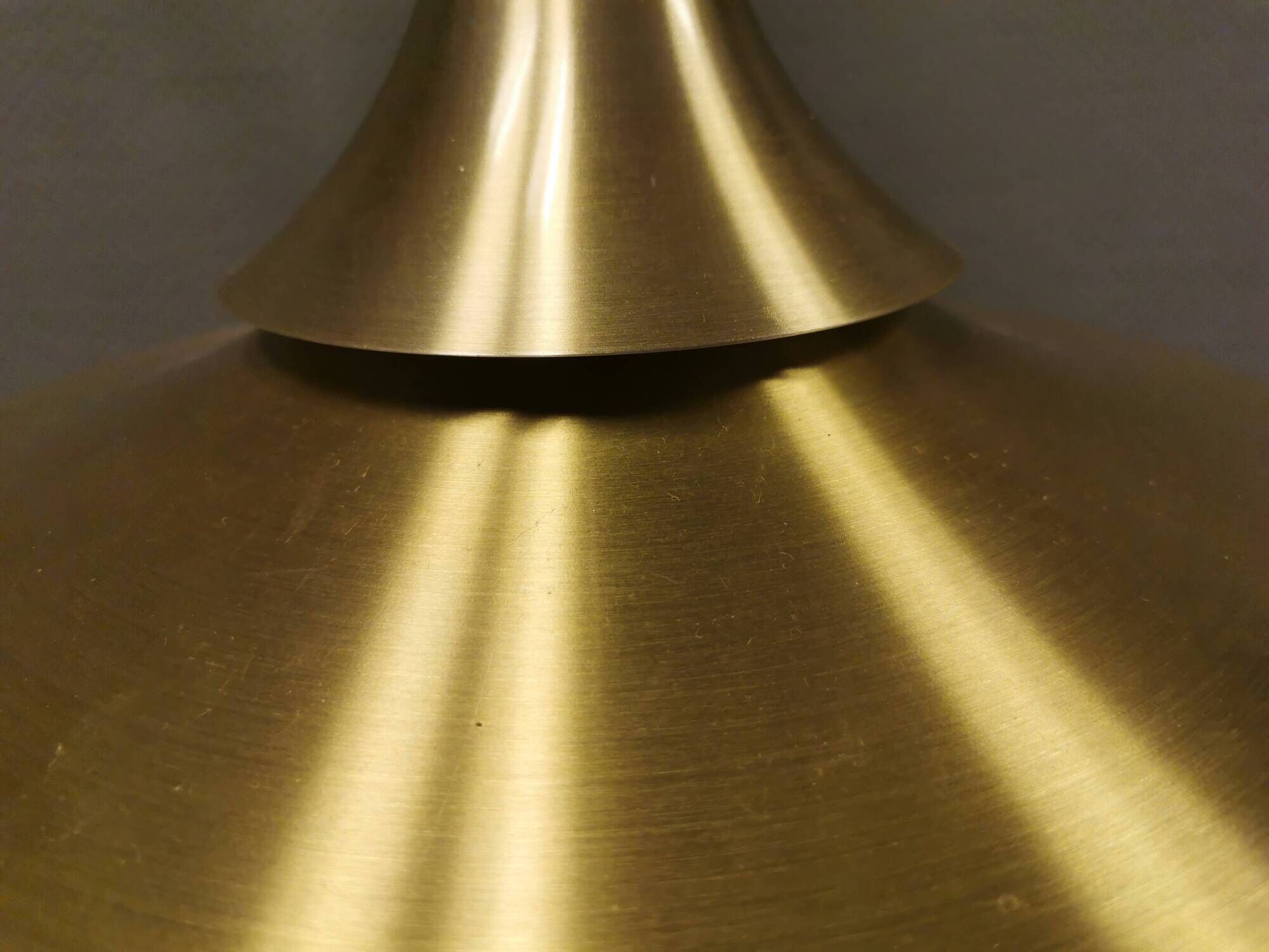 Danish Hanging lamp from the 80s in gold-coloured aluminium with hard-pressed plastic bottom grid an