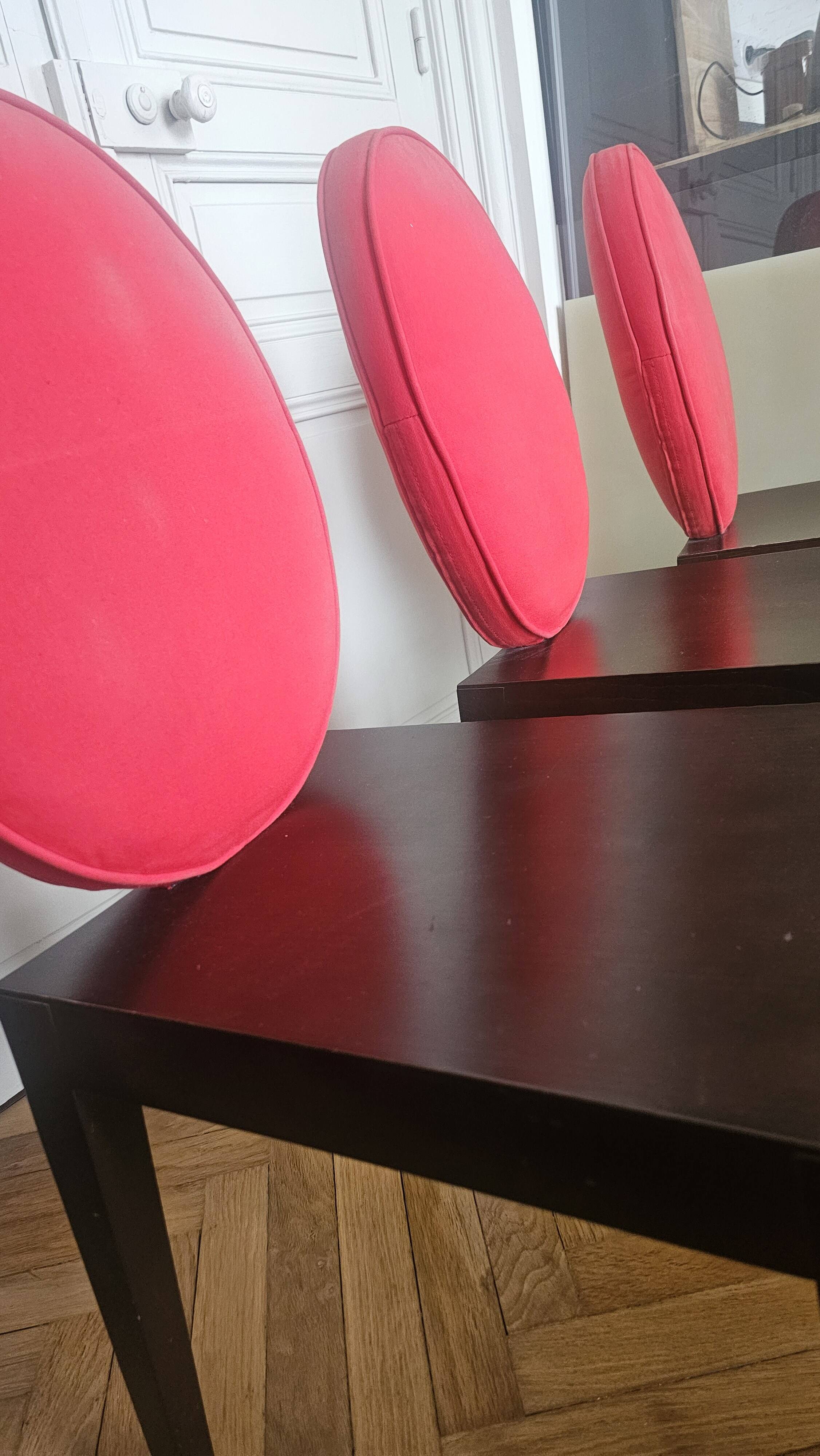 6 "Valentine" chairs – Jean-Charles de Castelbajac Ligne Roset