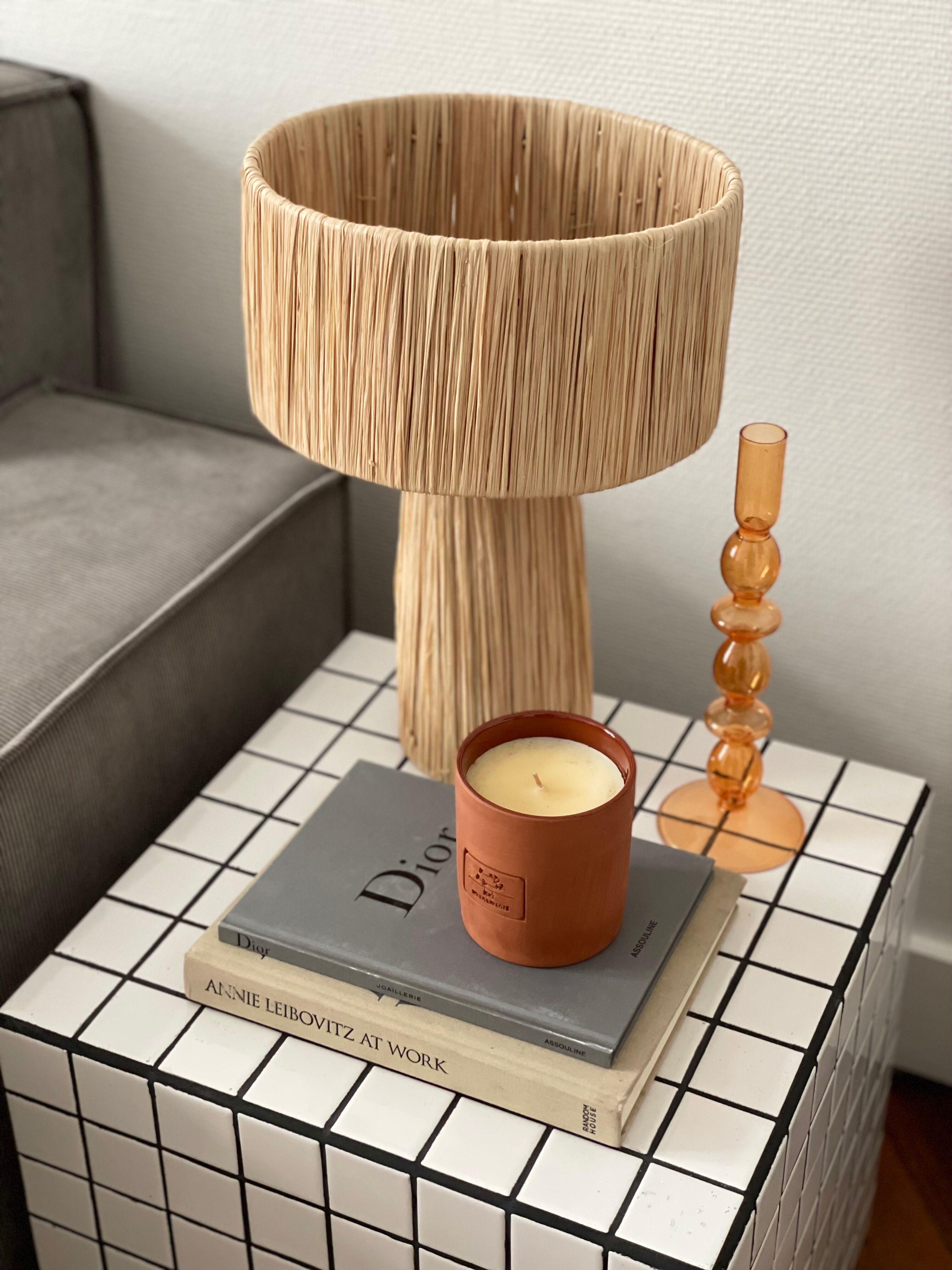 Table d'appoint cube Lulu carrelage mosaïque blanc joint noir  bout de canapé