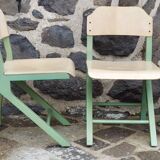 Set de 4 chaises vertes géométriques style école