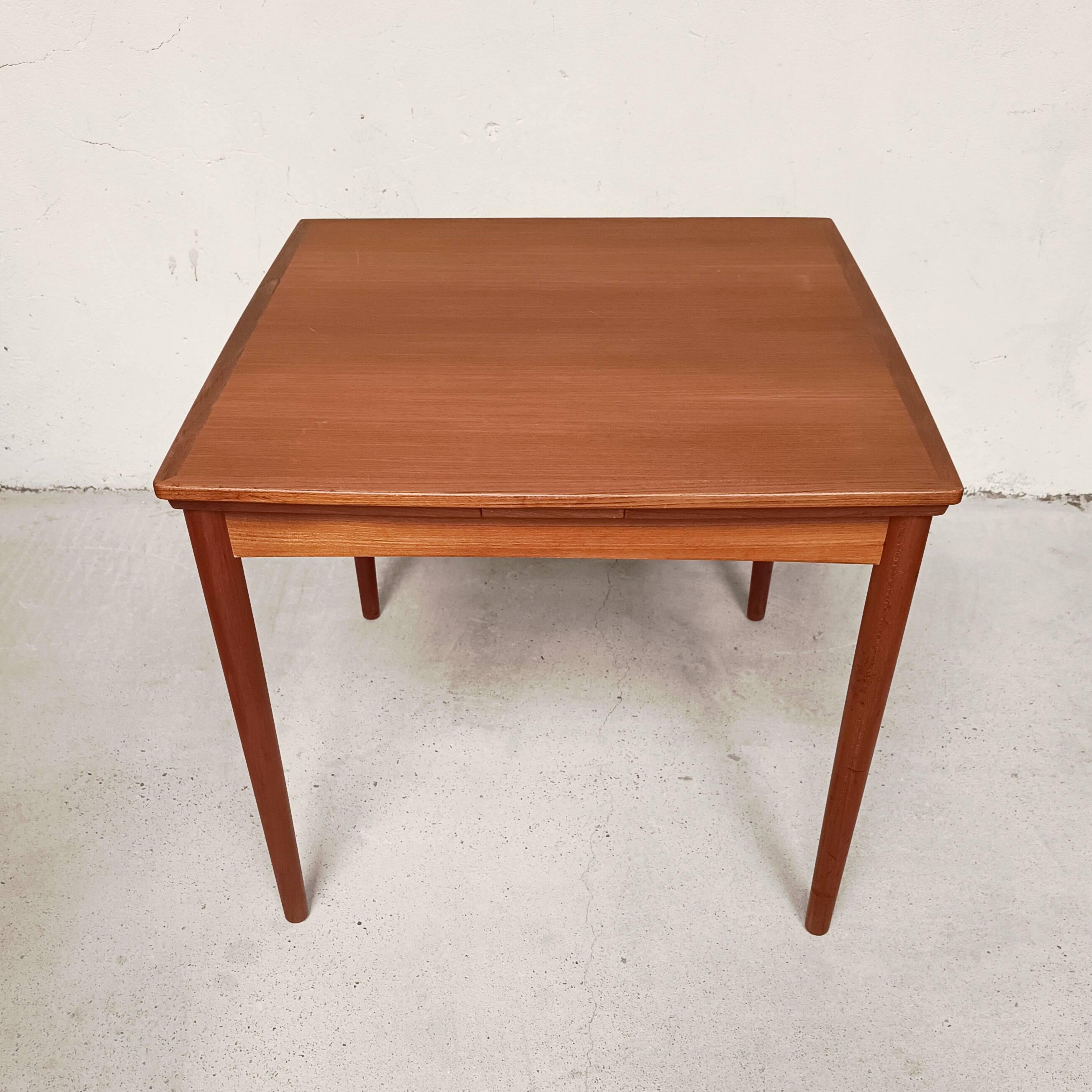Hundevad teak Danish table, 1960