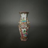 Petit vase de Canton XIXe rehauts dorés