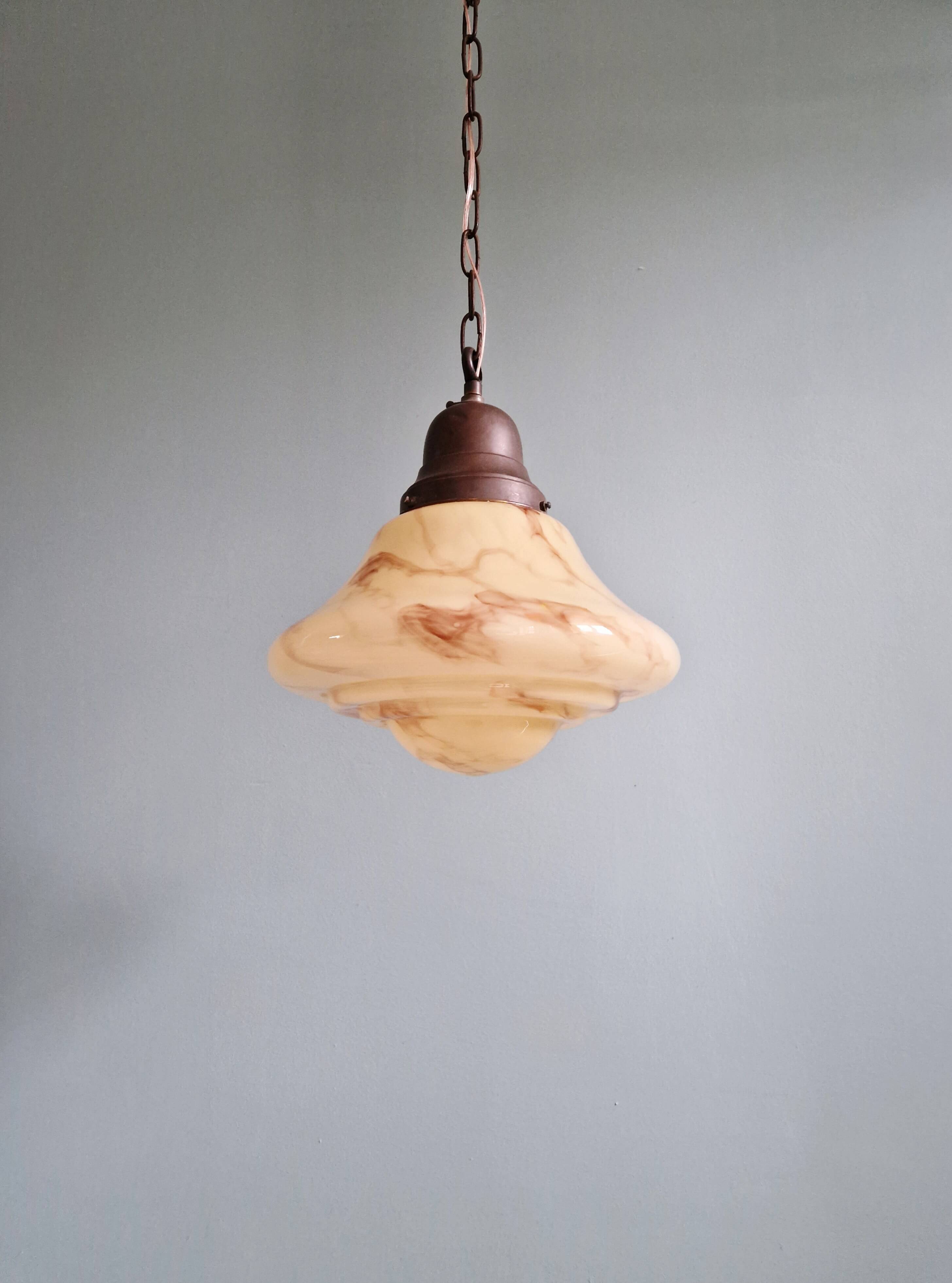 Art Deco suspension in marbled opaline, Scailmont (Belgium), 1920-30