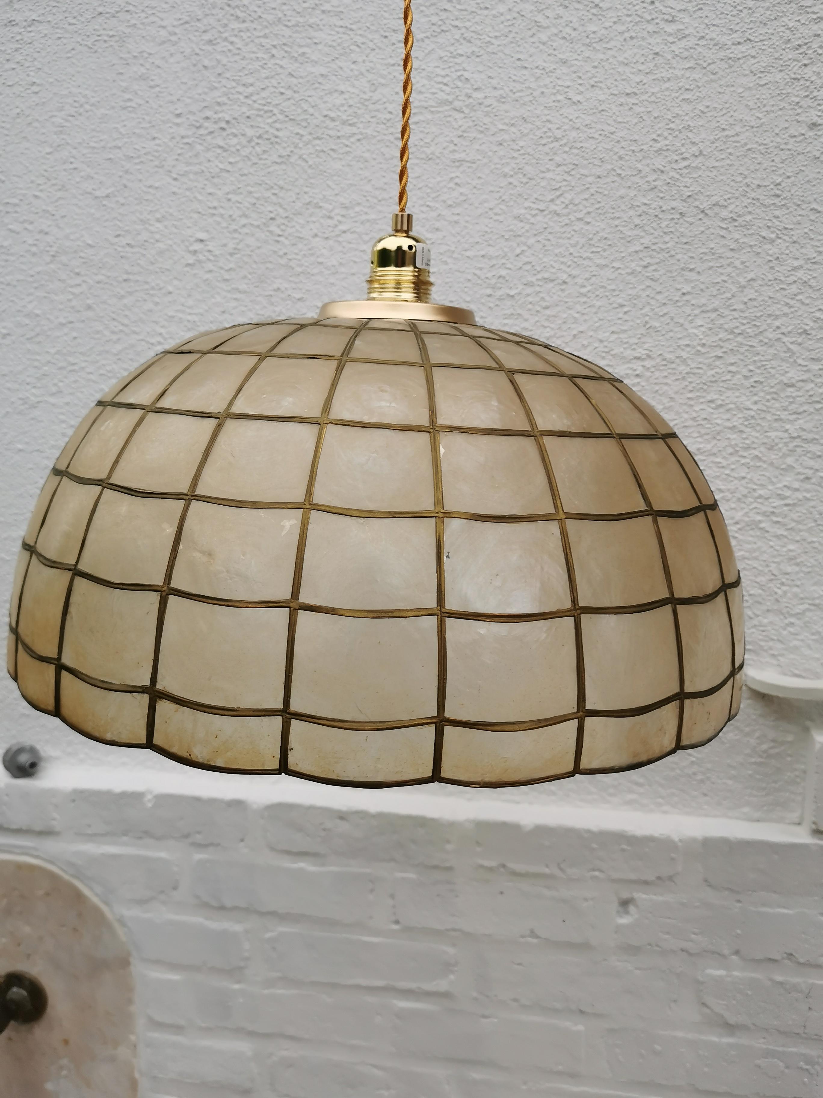 Suspension nacre et laiton 1960
