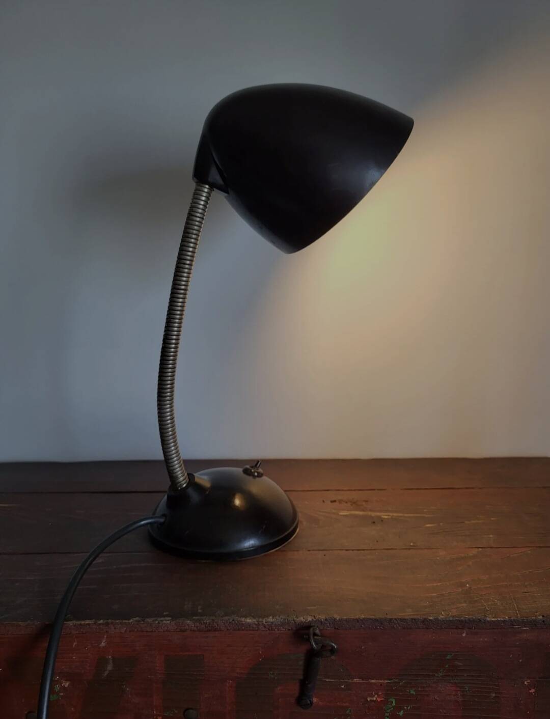 Industriële bureaulamp in bakeliet, E. K. Cole, jaren 30, Tsjechië.