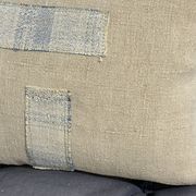 Coussin artisanal en toile ancienne style Kilim