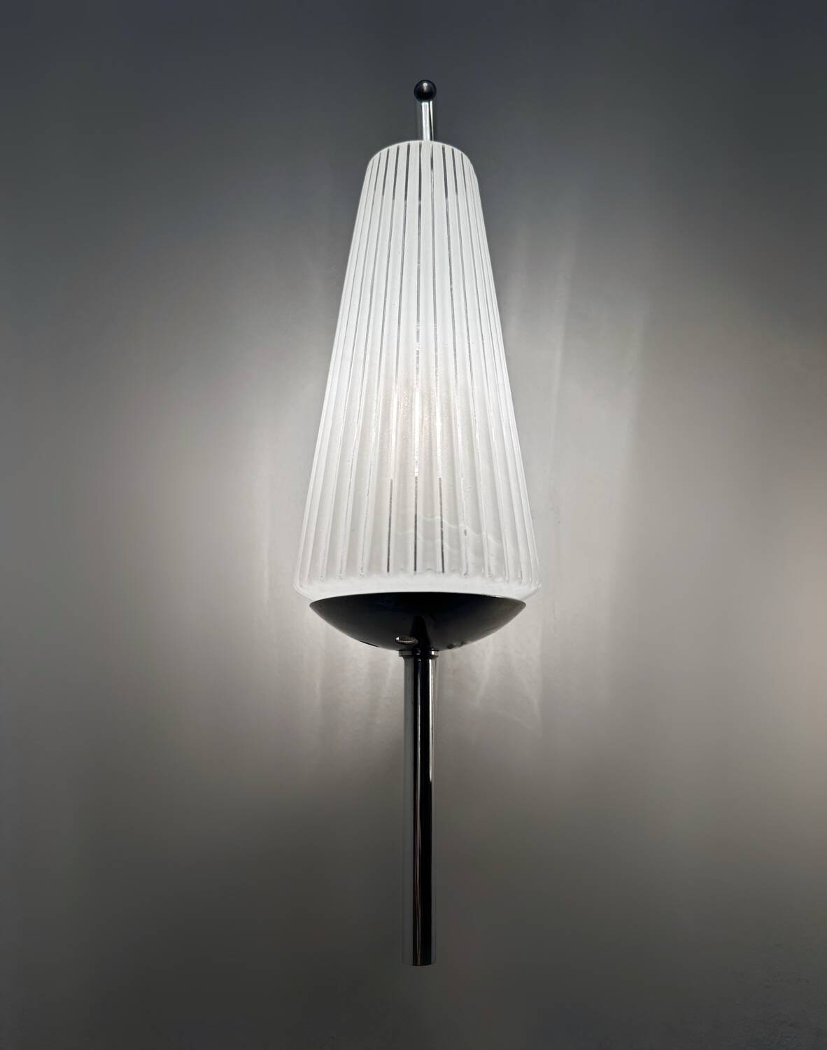 Chrome and ribbed glass wall lights from the 60s (X2)