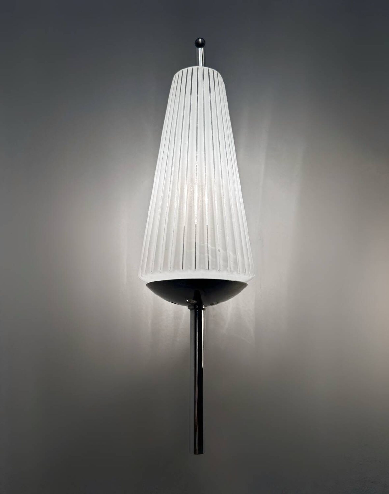 Chrome and ribbed glass wall lights from the 60s (X2)