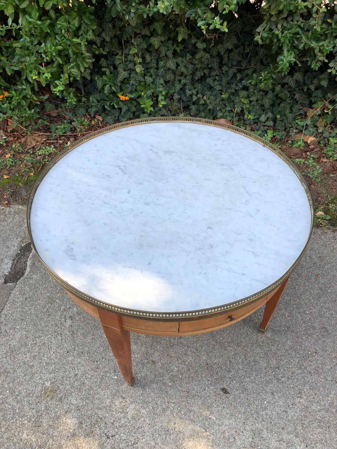 Hot water bottle table with marble