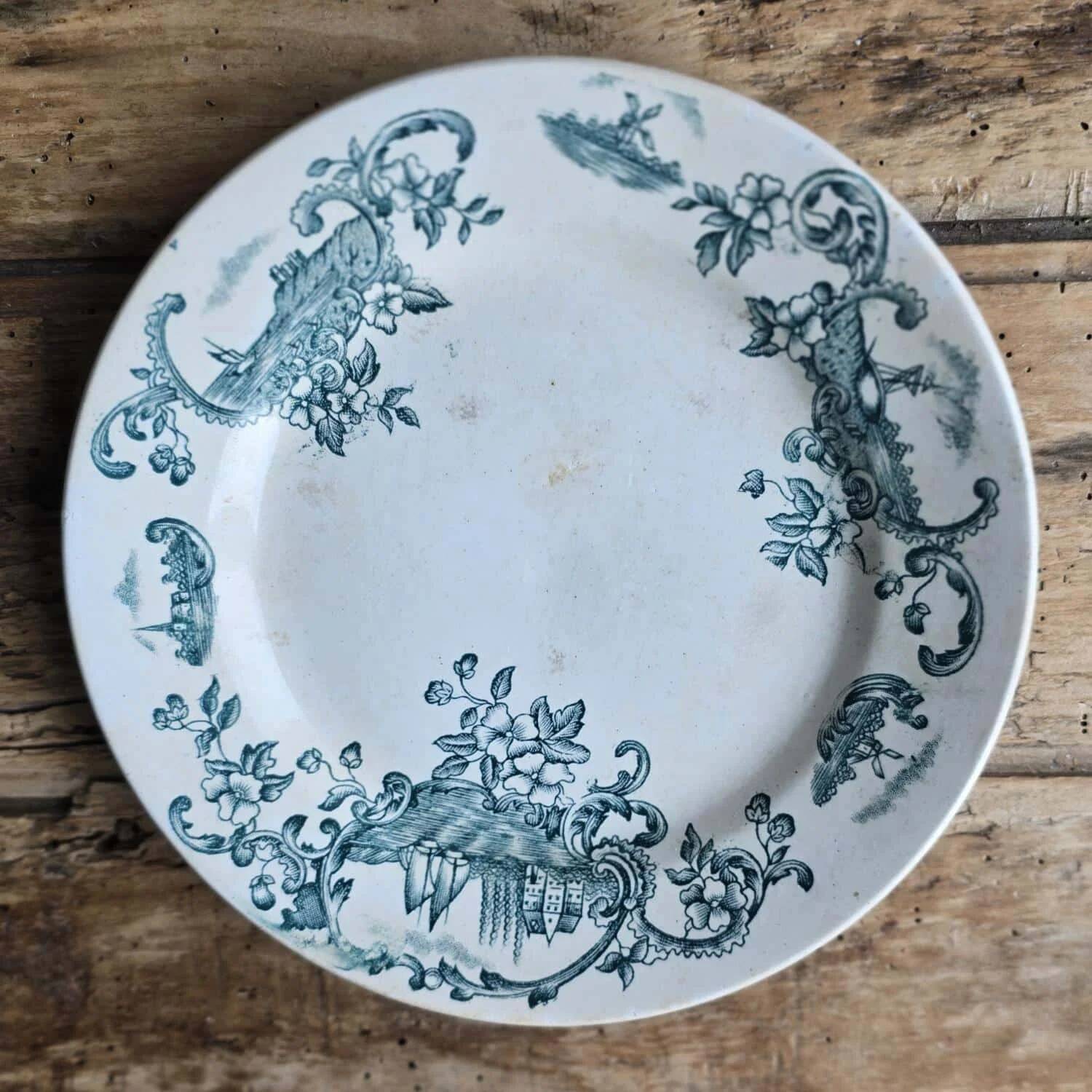 Assiette semi-creuse modèle Marine, Terre de fer