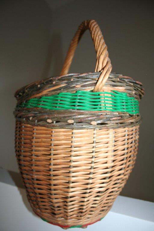 Basket wicker and scoubidou