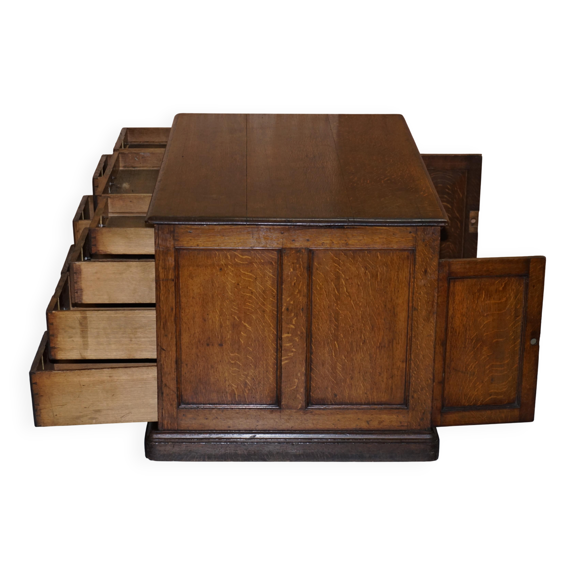 Bureau partenaire double face à deux caissons Gillows Lancaster chêne moucheté