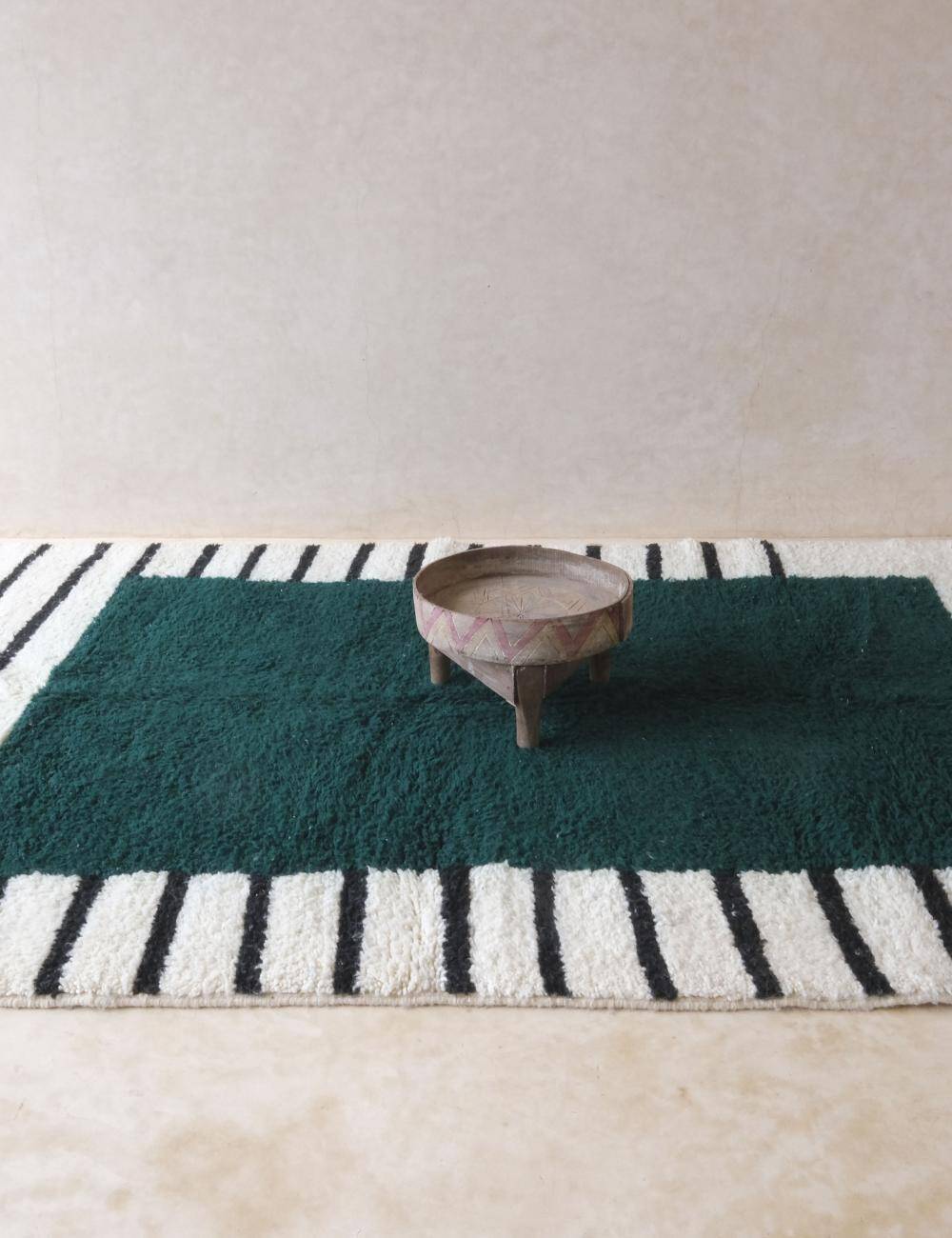 Contemporary Green Rug - 276 x 184 cm