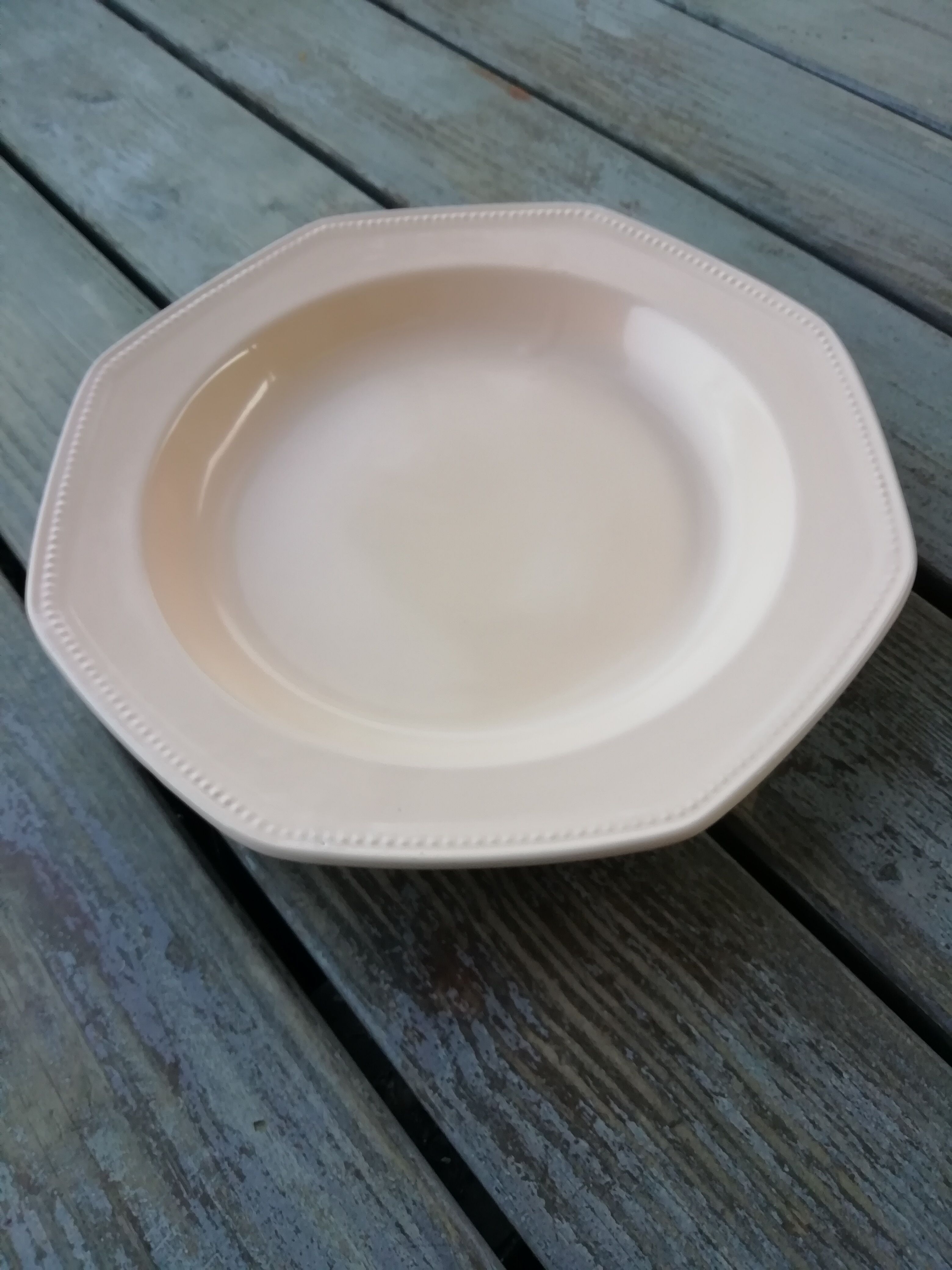 Plat octogonal rose poudré