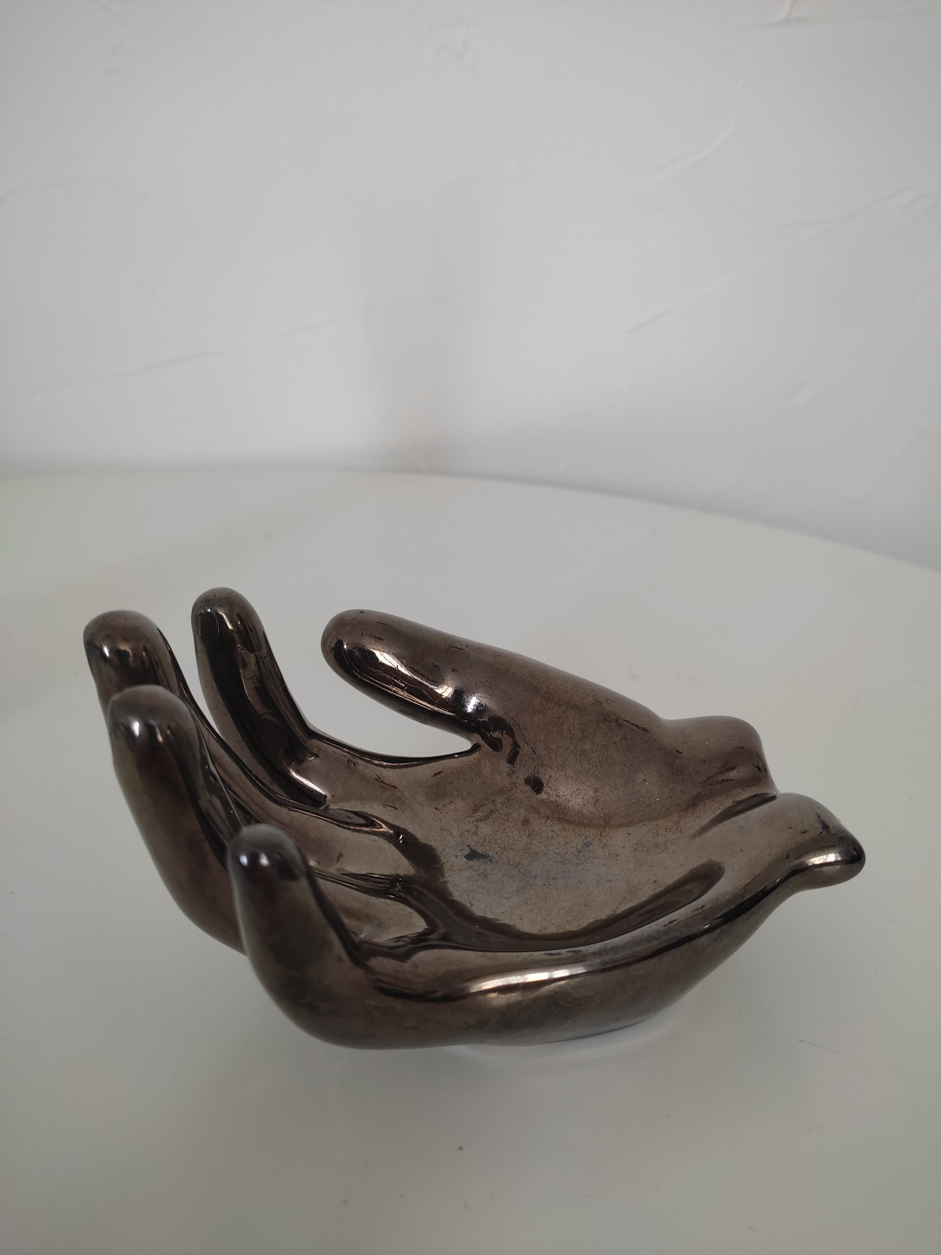 Empty ceramic hand pocket