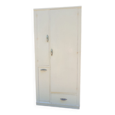 Kitchen cabinet
