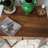 Table d'appoint campagnarde en noyer ancienne