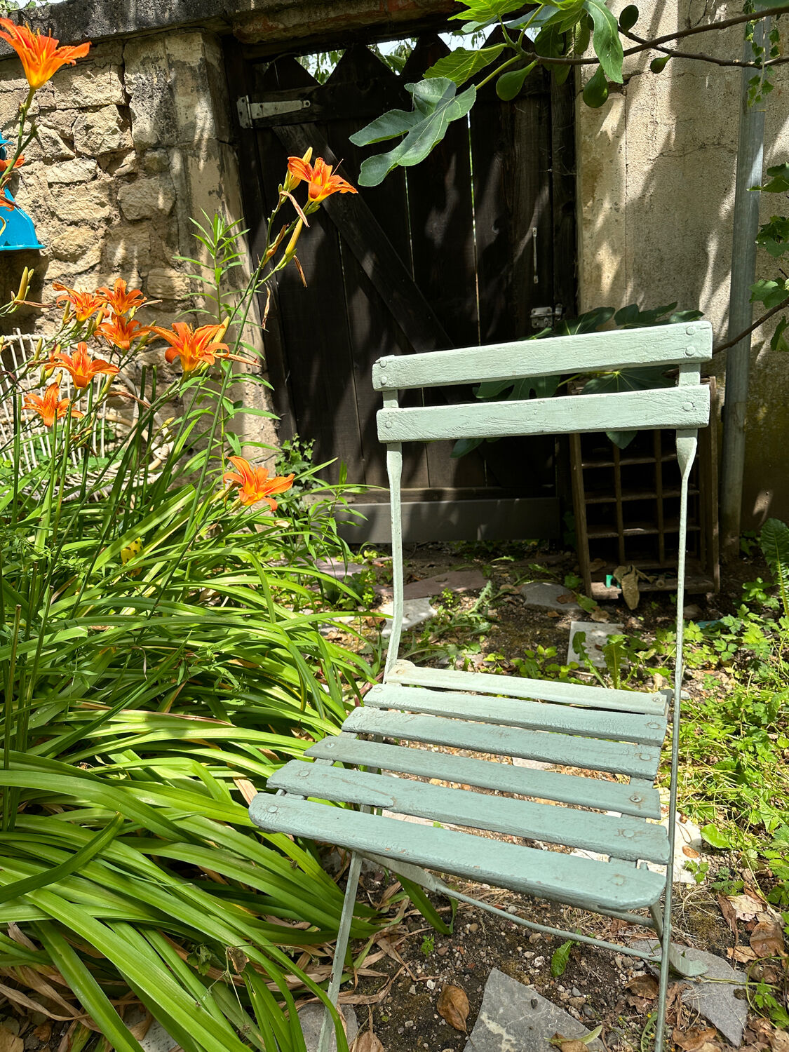 Almond green metal garden furniture