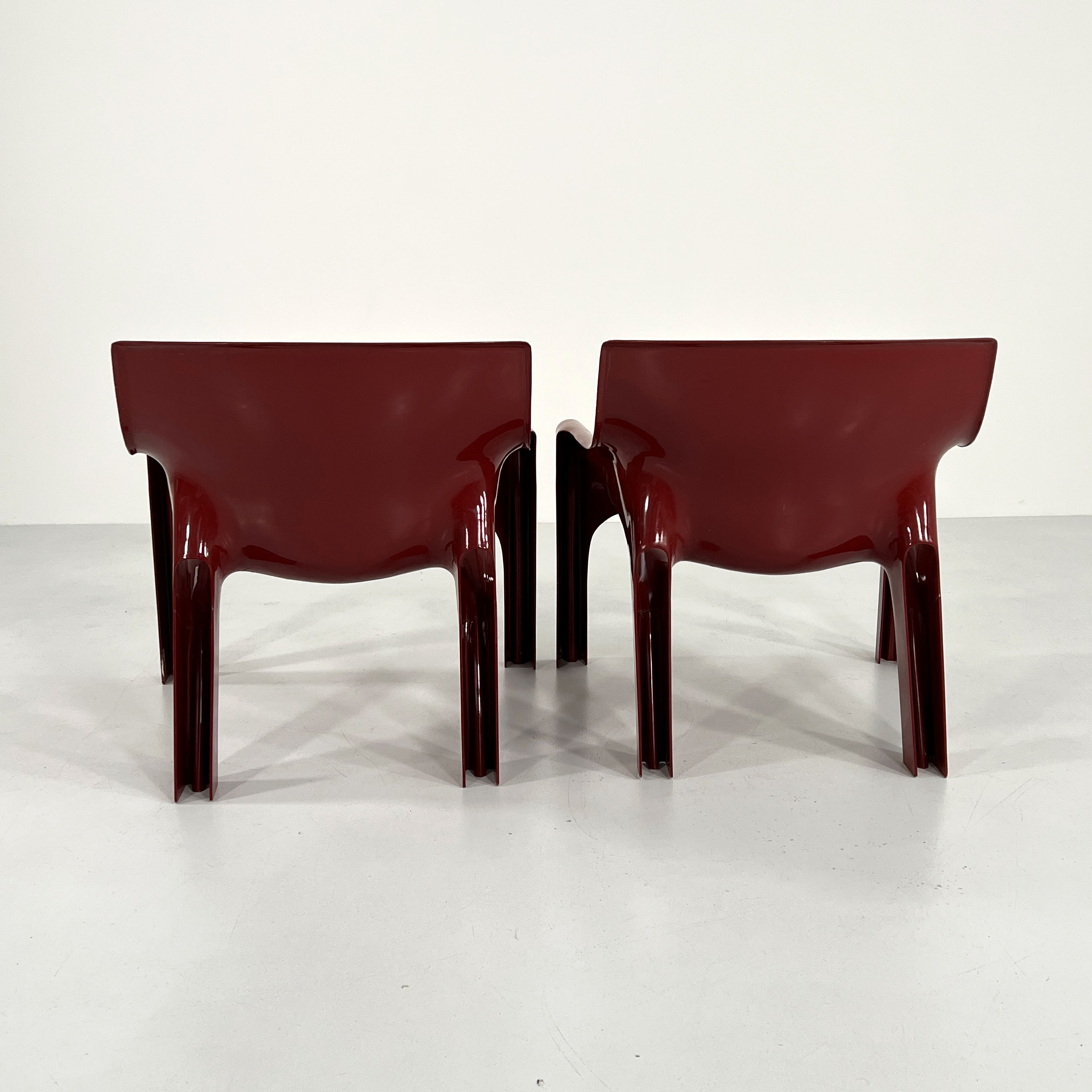 Pair of armchairs vicario bordeaux by Vico Magistretti for Artemide, 1970