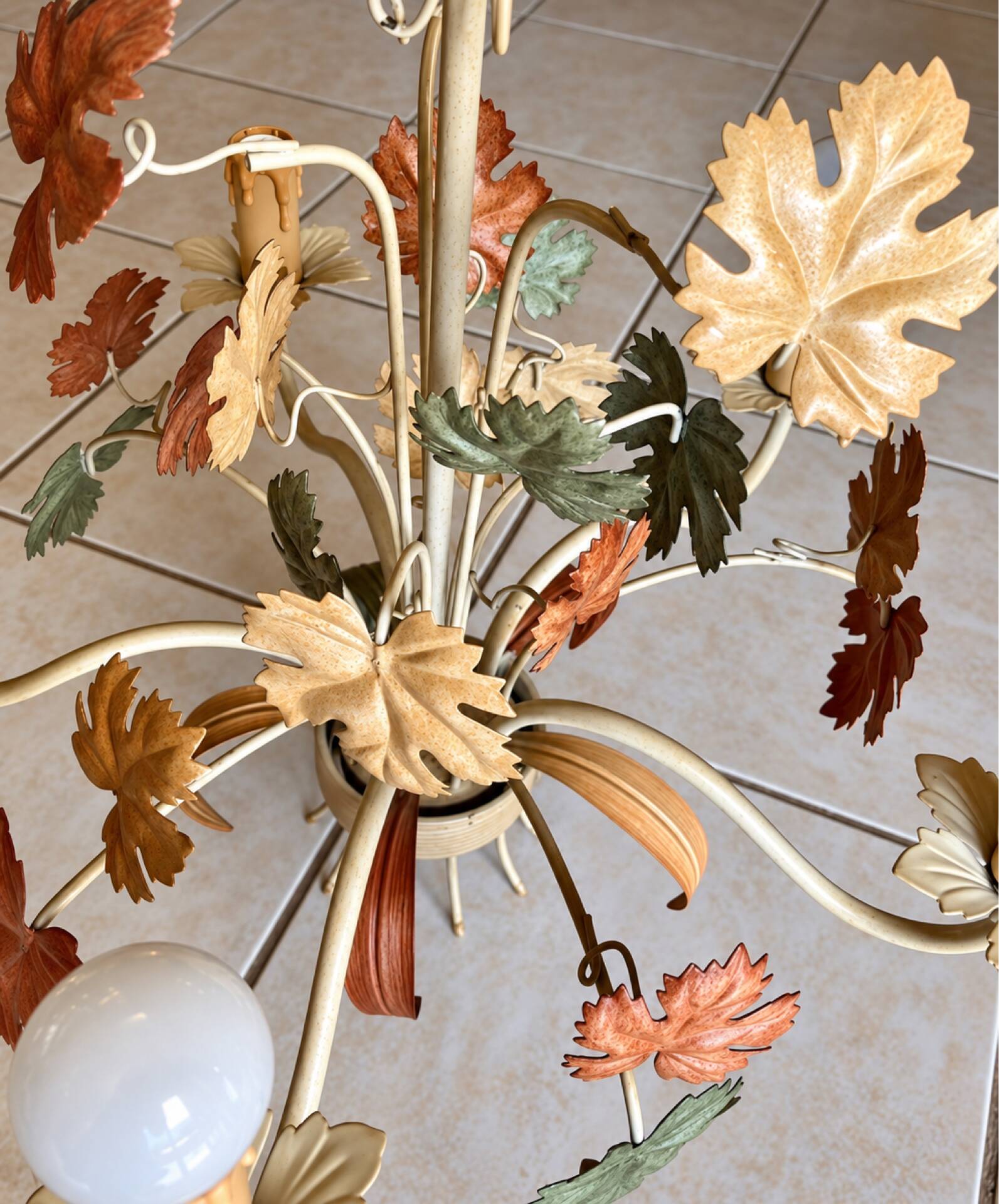 Lustre feuilles de vigne Hollywood Regency en métal laqué - 1970