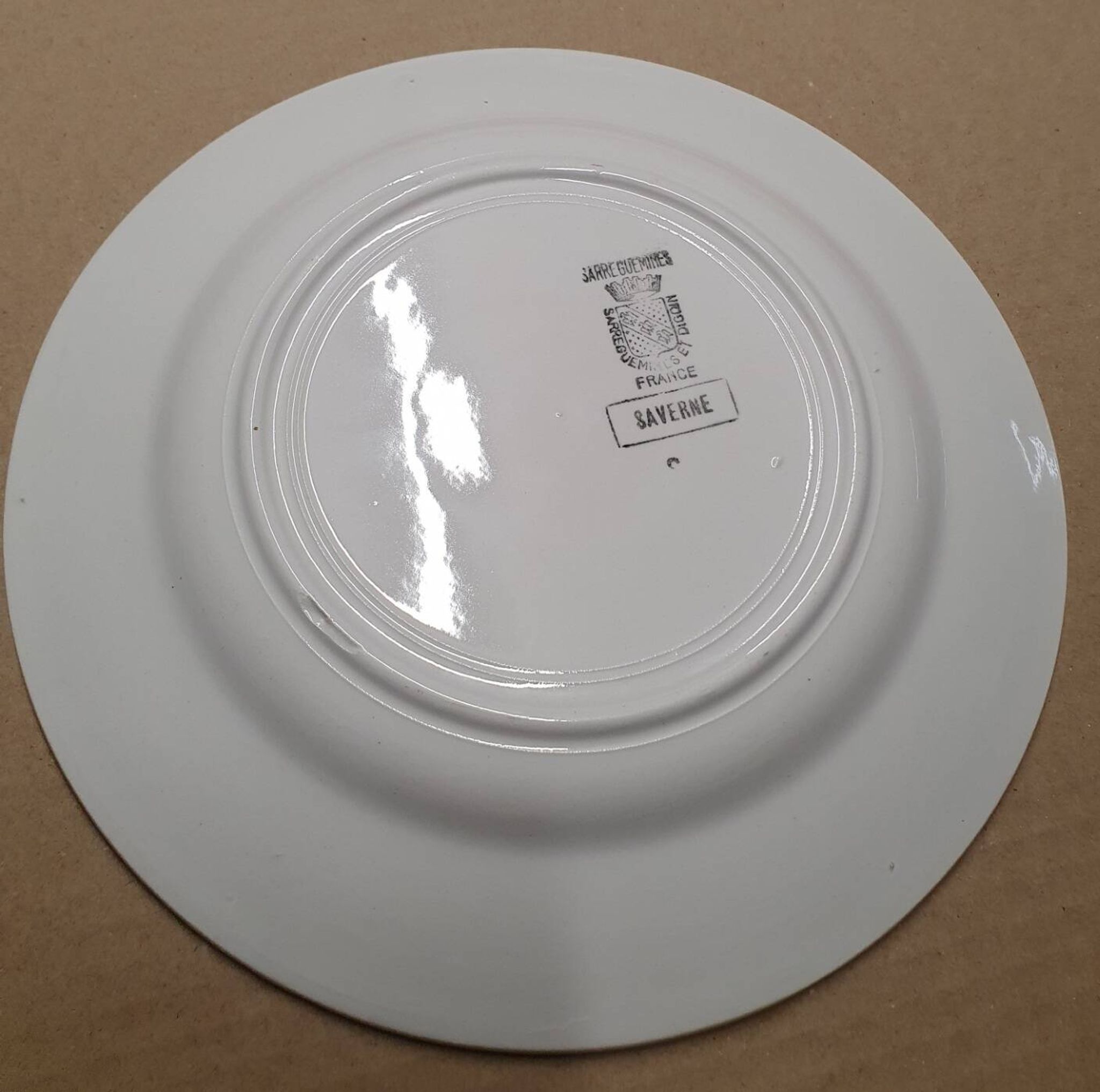Lot 7 assiettes plates en faïence "Sarreguemines & Digoin", modèle SAVERNE