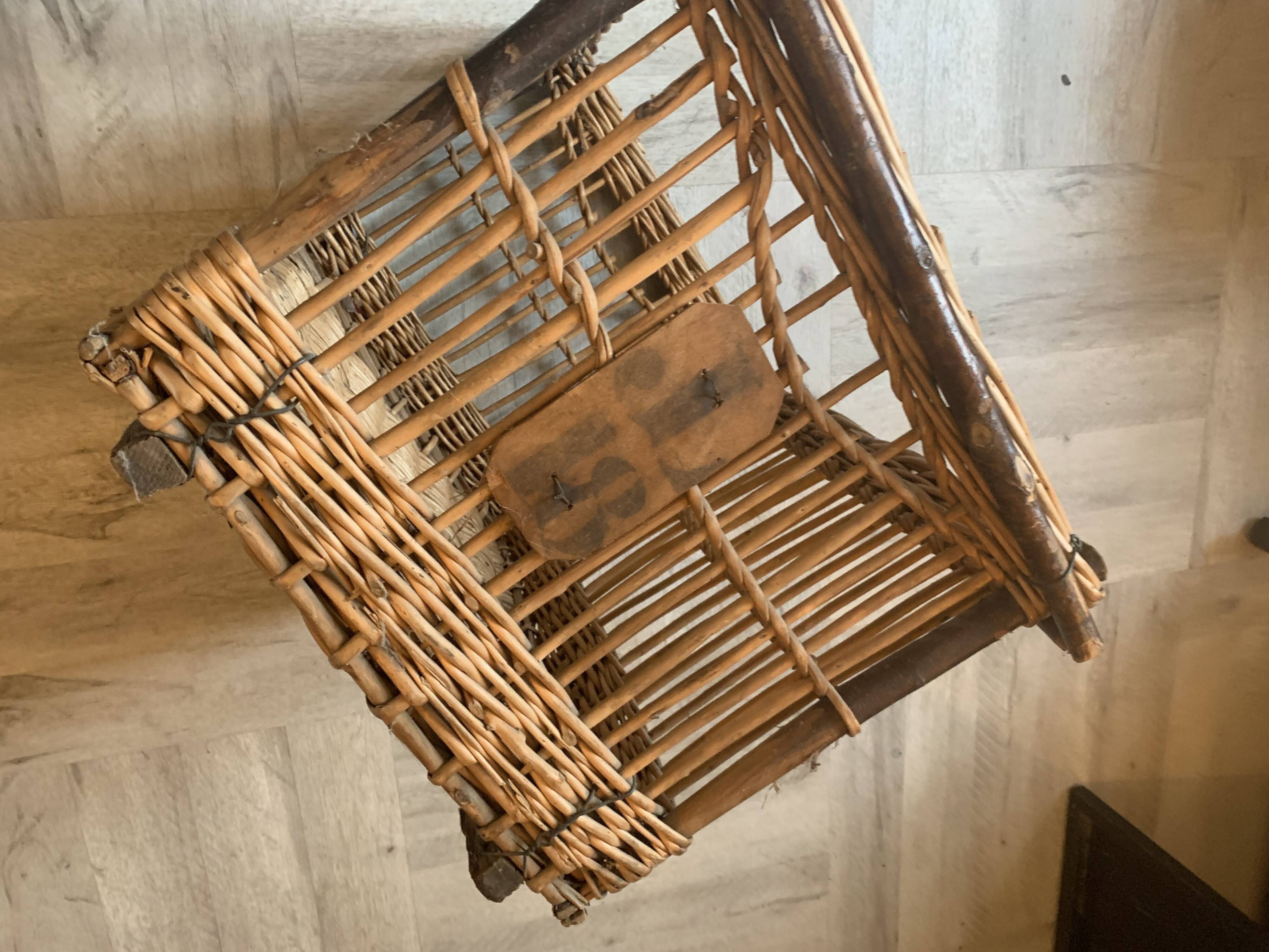 Large basket, rattan basket, old wicker linen basket