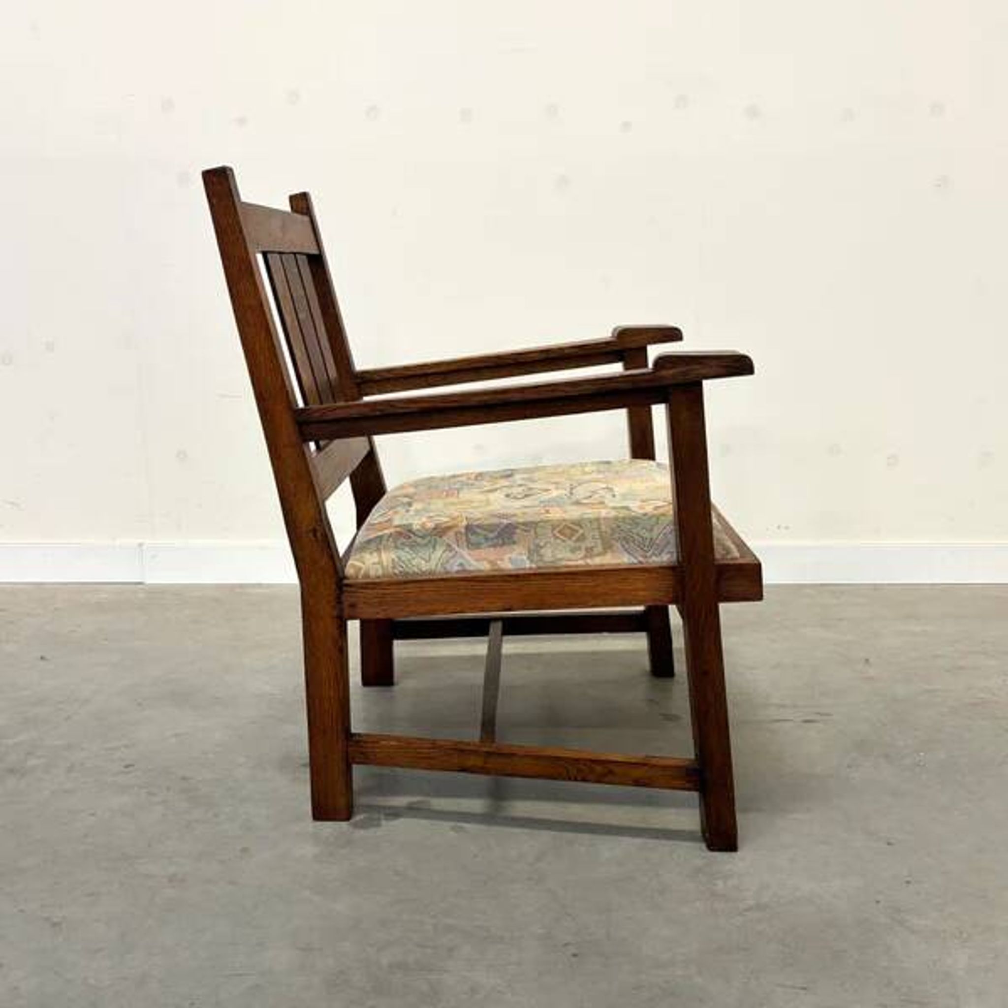 Fauteuil en chêne de l'École de La Haye, Art Déco néerlandais vers 1920 (2 sur 2)