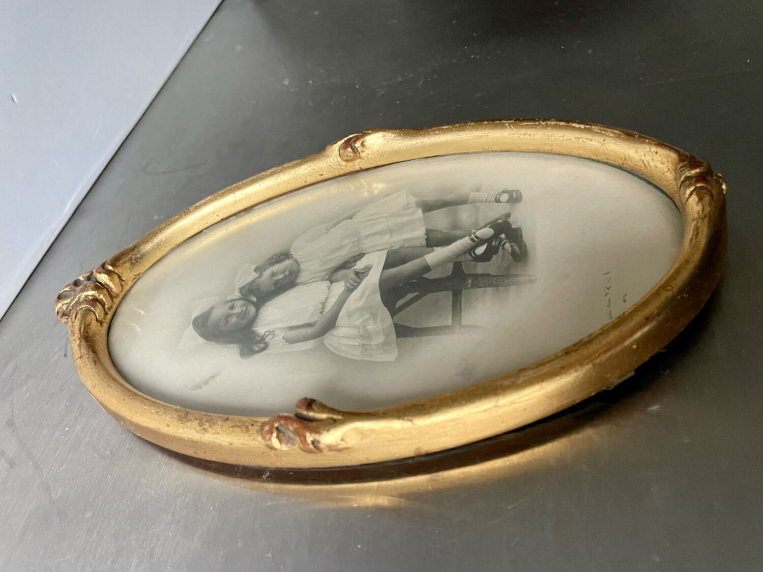 Art nouveau oval frame gilded wood measurements 19 cm x 11.5 cm  convex glass