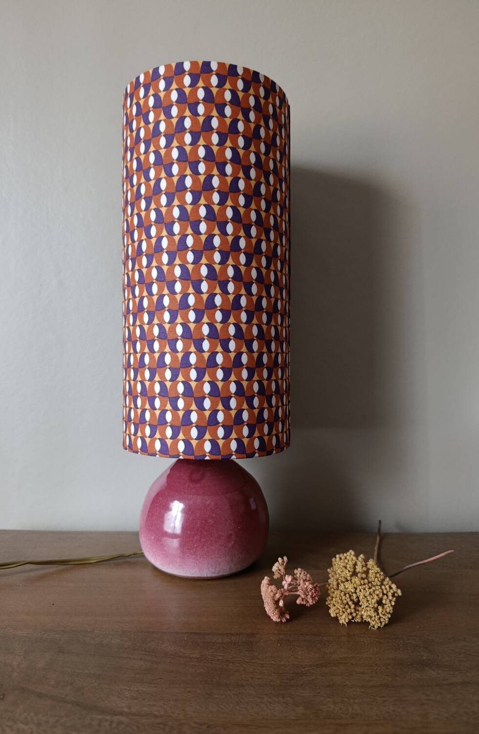 Duo lamp with raspberry ceramic base and vintage print lampshade