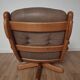 Fauteuil pivotant en bois et cuir, Pays-Bas années 70