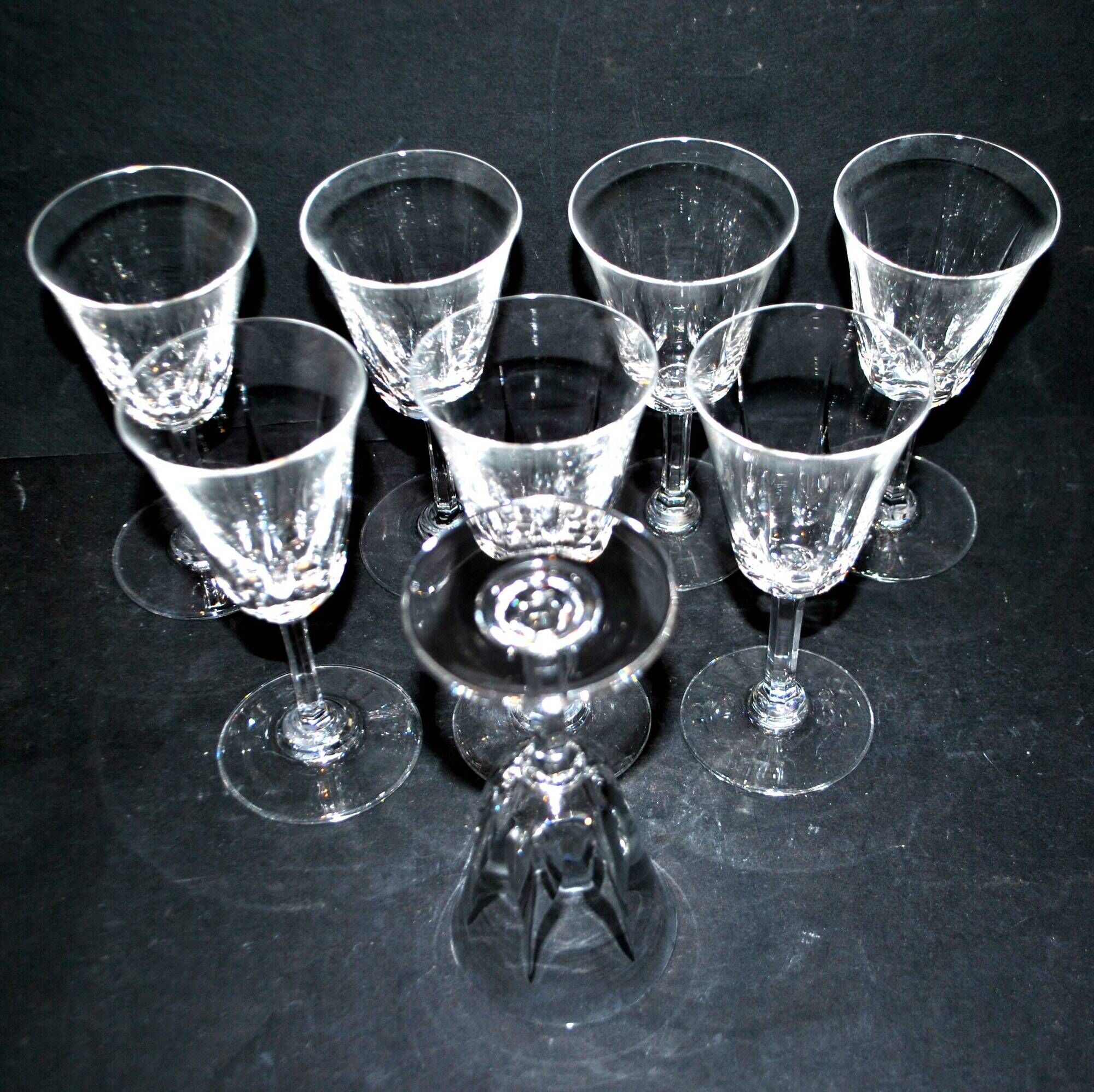 Set of 8 cerdagne wine glasses in cut crystal from saint louis h13cm