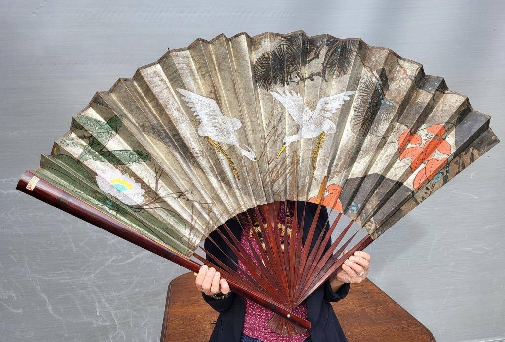 Grand éventail Art Déco grues et Amour en cage