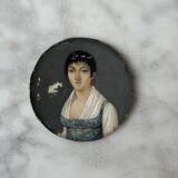 Miniature première partie du XIXe représentant une élégante