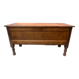 Oak tie with storage box