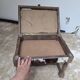 Tabouret coffre vintage en bois et peau de vache