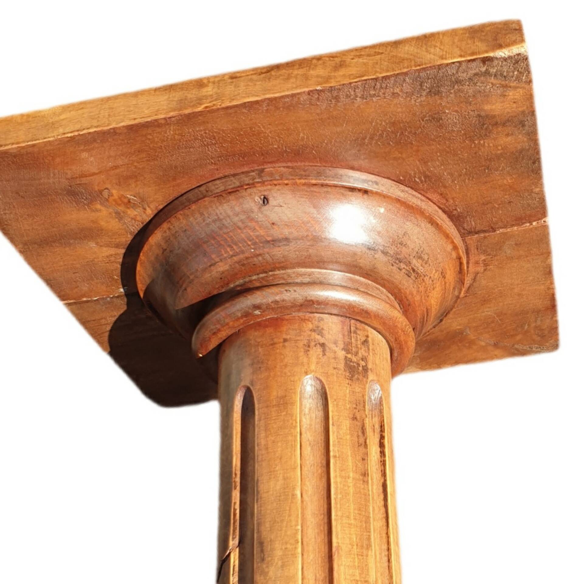Fluted wooden column pedestal