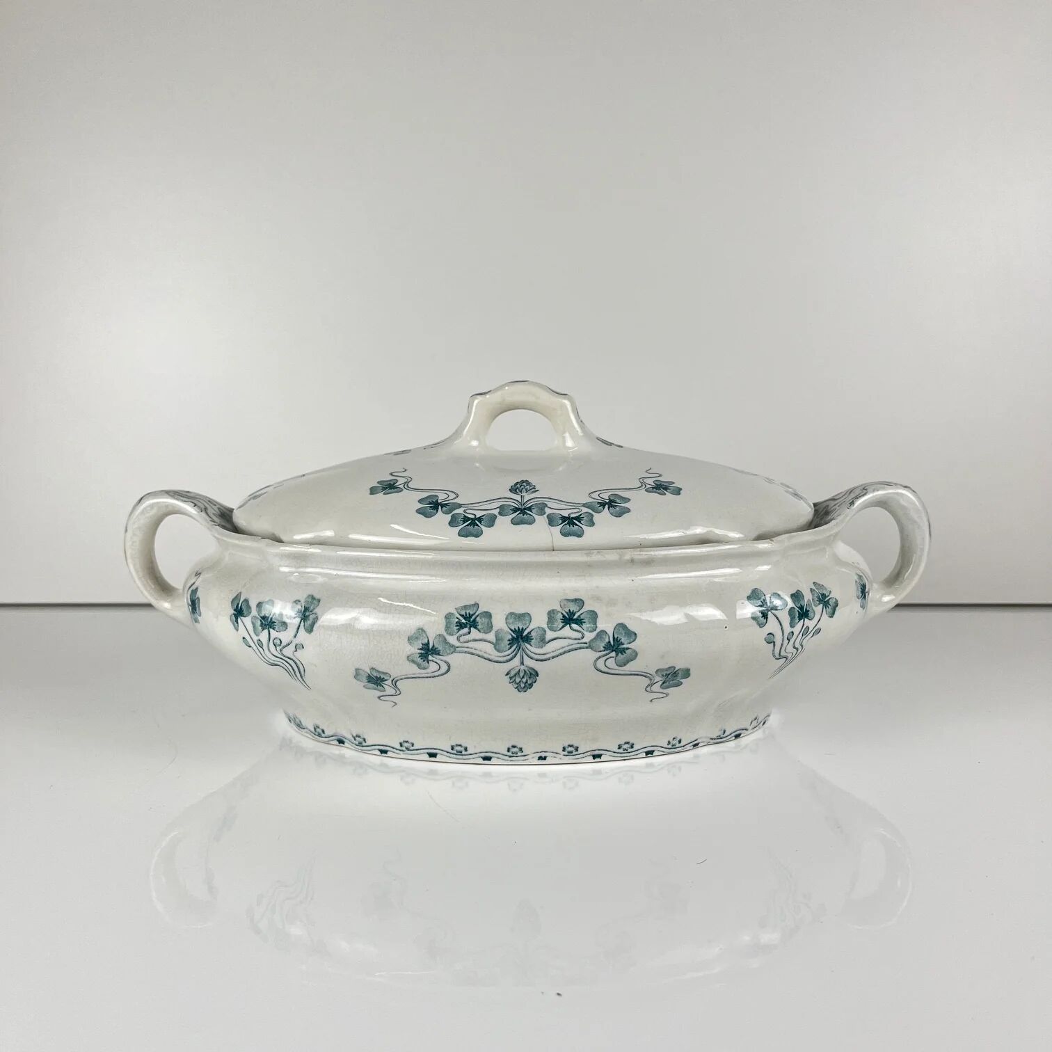 Vegetable dish Villeroy & Boch model "Clover - Klee", blue, 1890-1900