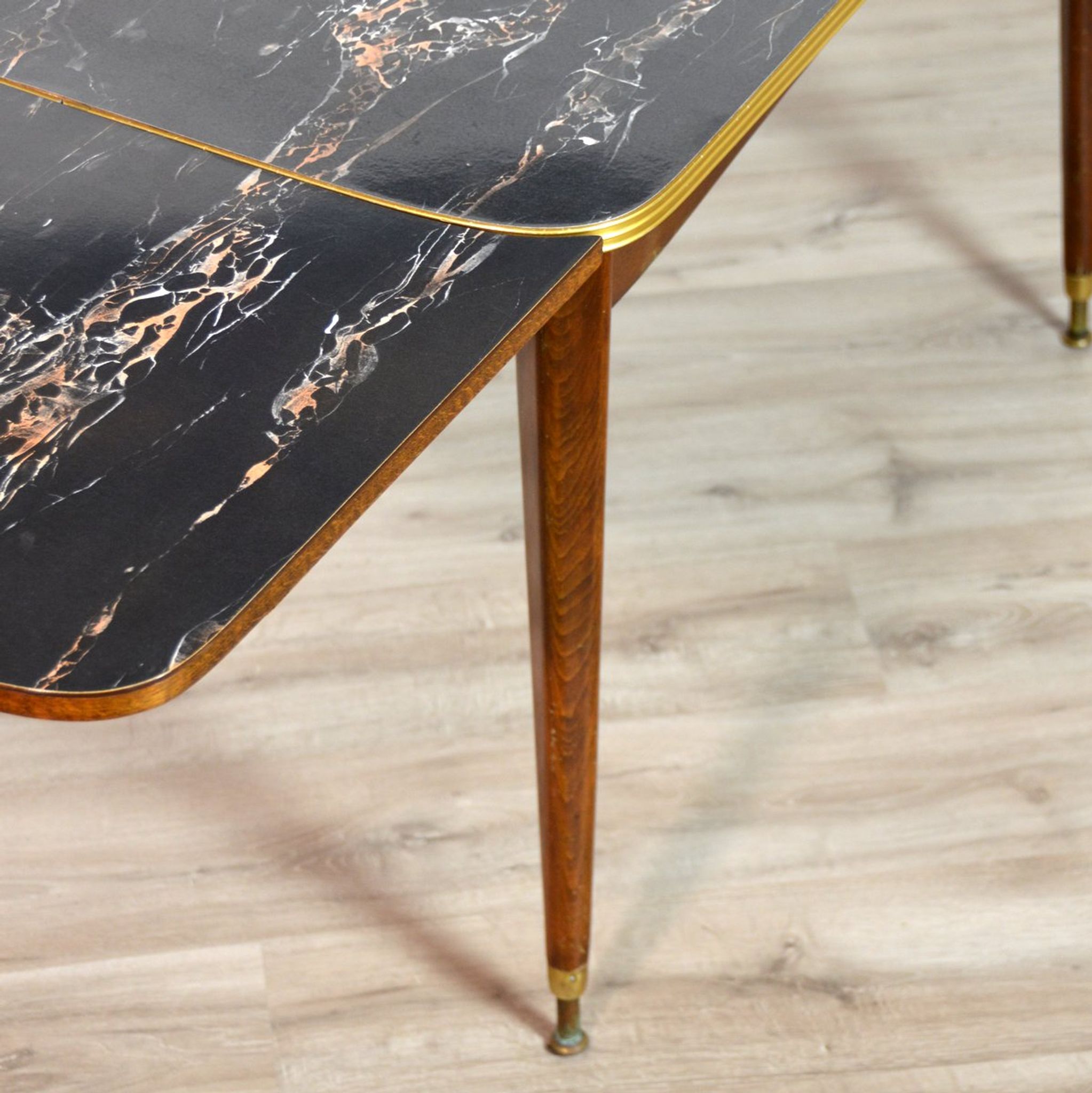 Table 4 à 6 personnes avec rallonges monte et baisse vintage 1960s