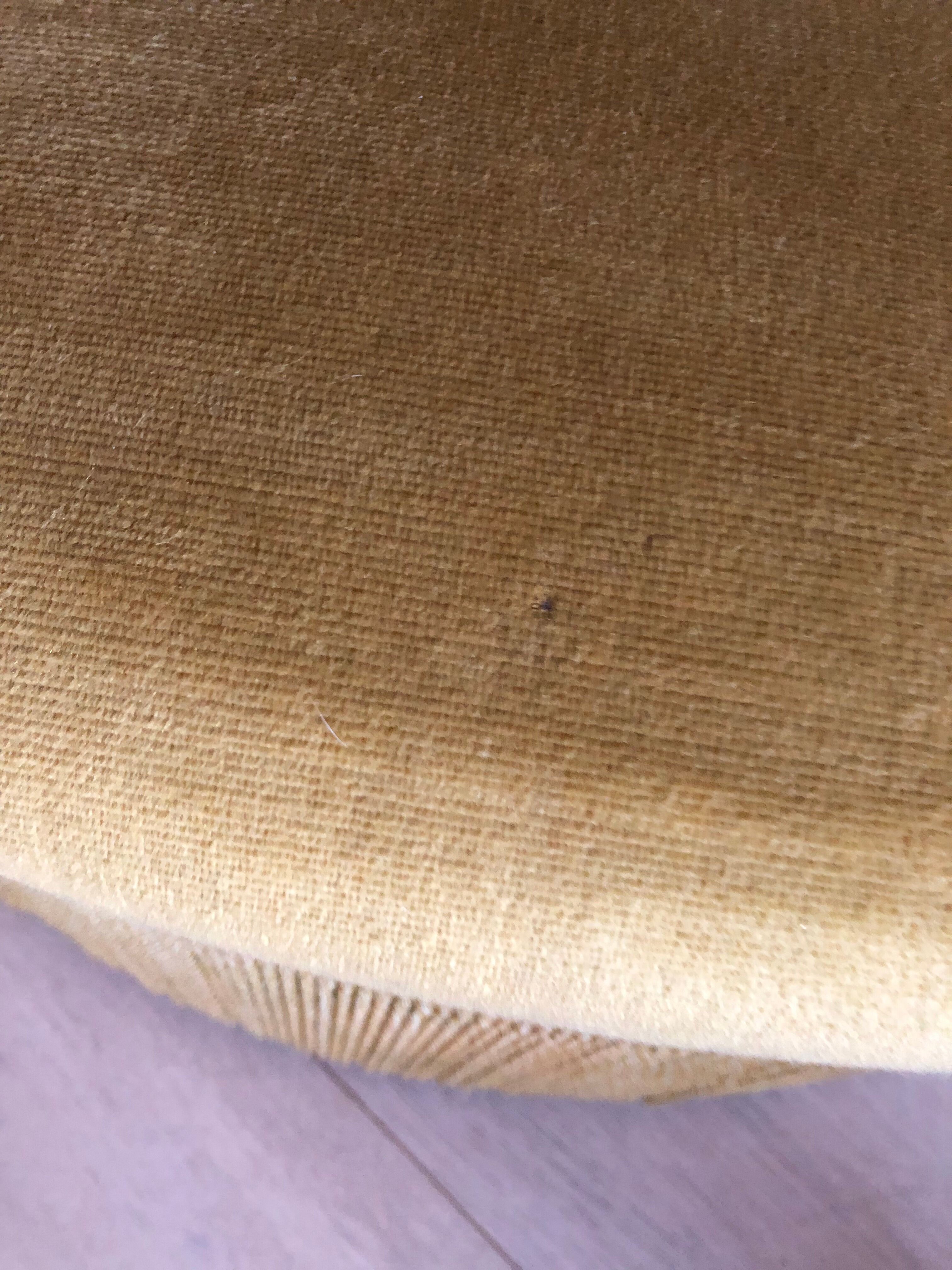 Fauteuil crapaud à franges vintage